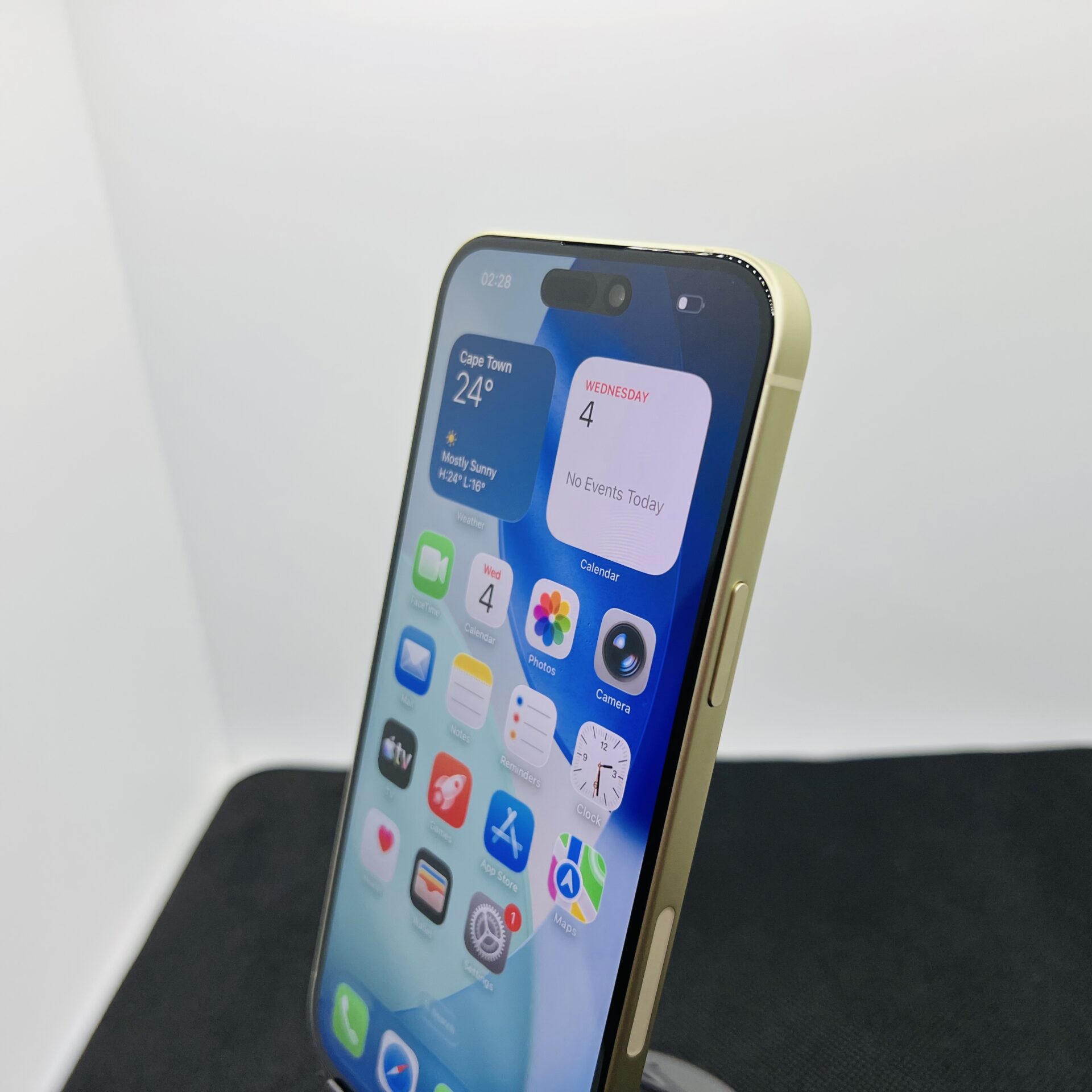 Apple iPhone 15 Plus 128GB Yellow – (Grade A) - Image 6