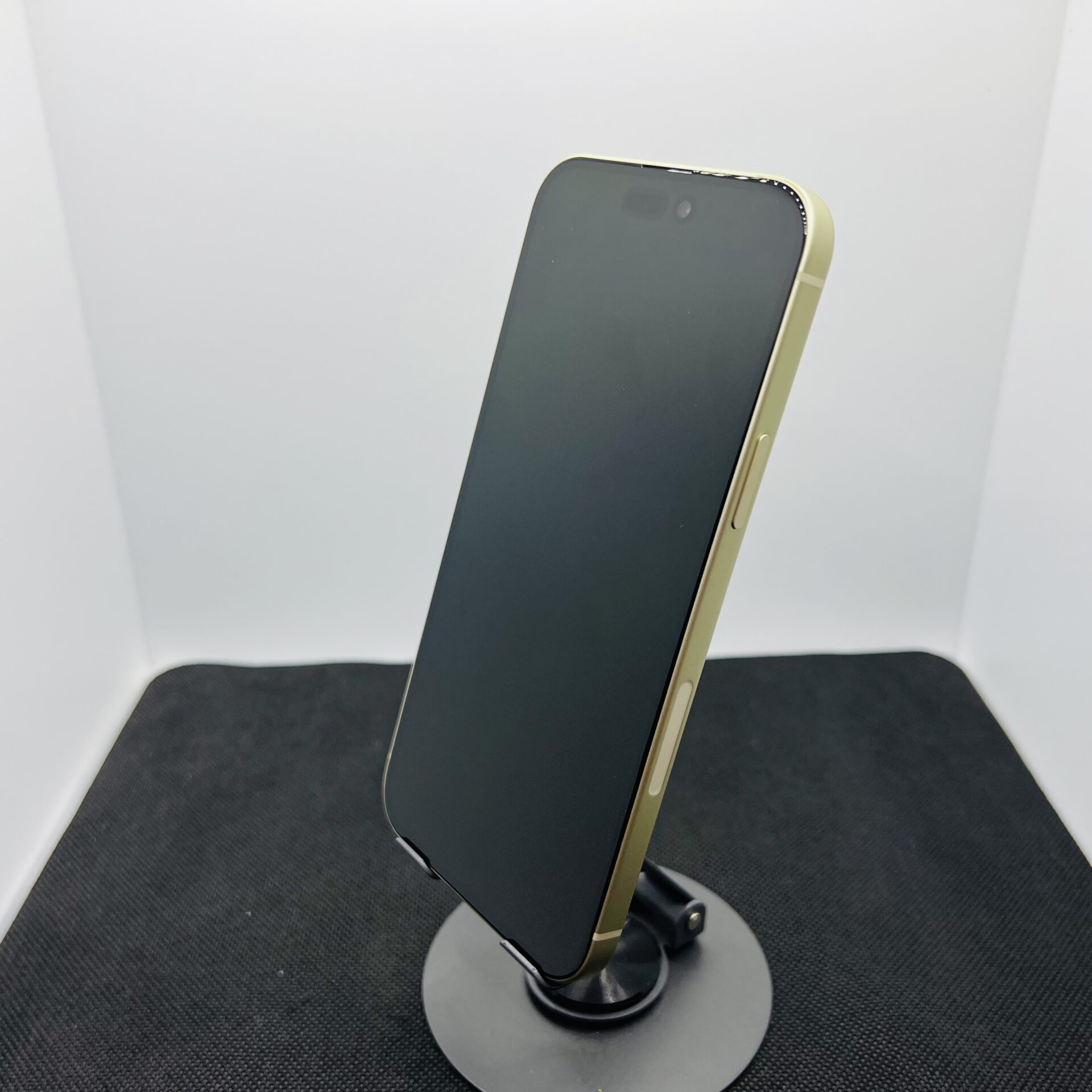 Apple iPhone 15 Plus 128GB Yellow – (Grade A) - Image 7