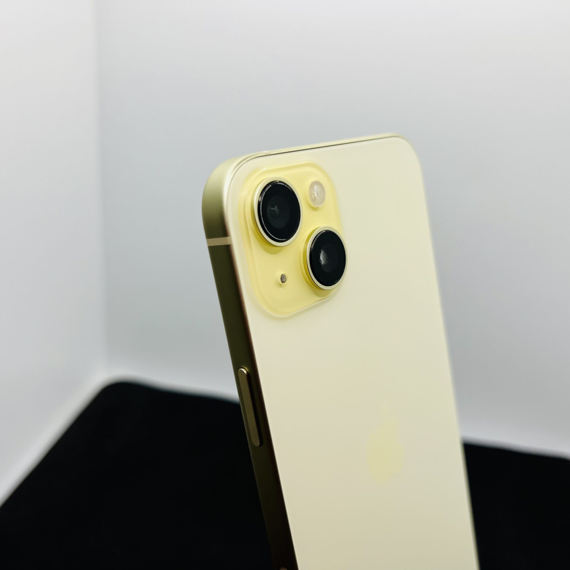 Apple iPhone 15 Plus 128GB Yellow – (Grade A) - Image 11