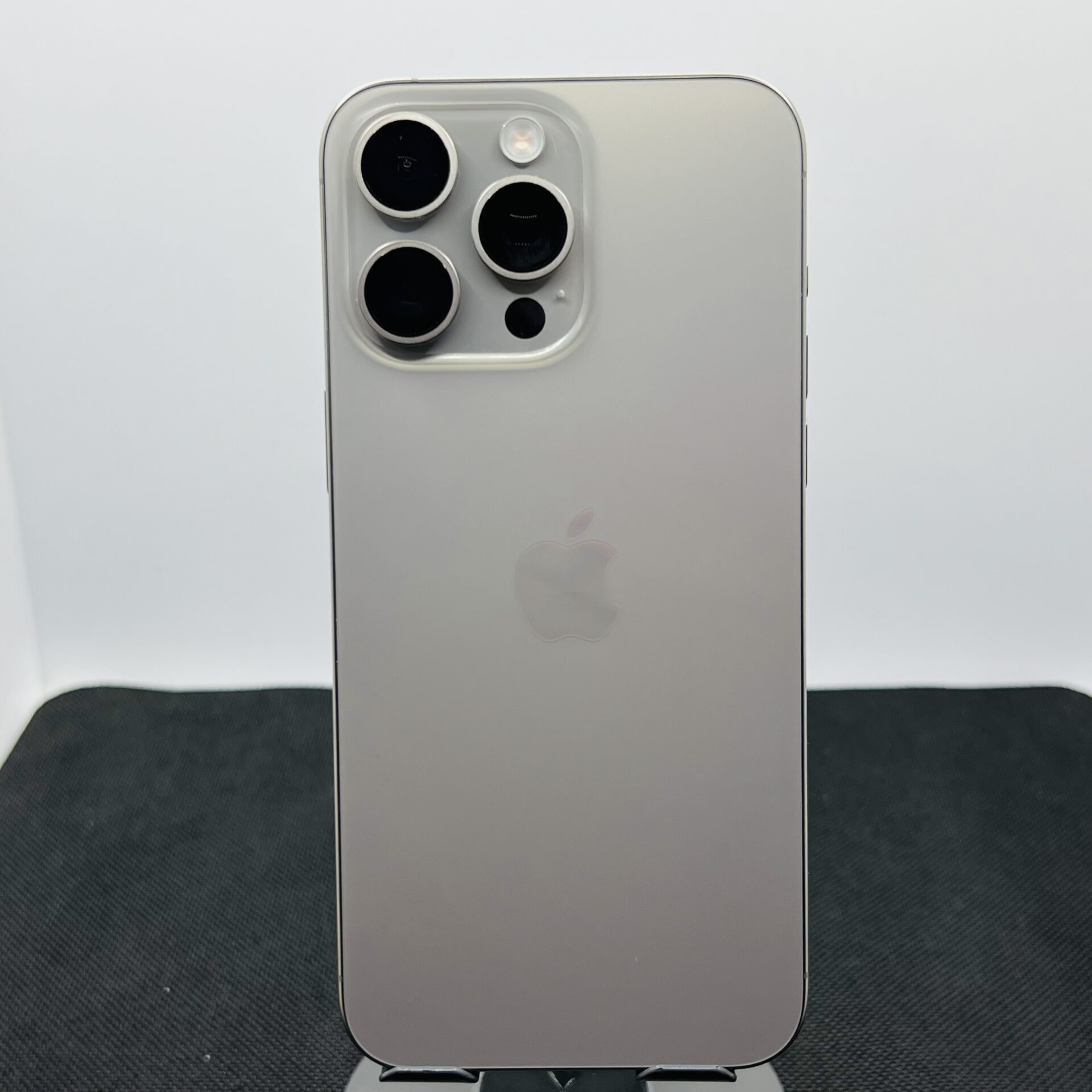 Apple iPhone 15 Pro Max 512GB Natural Titanium – (Grade A) - Image 9