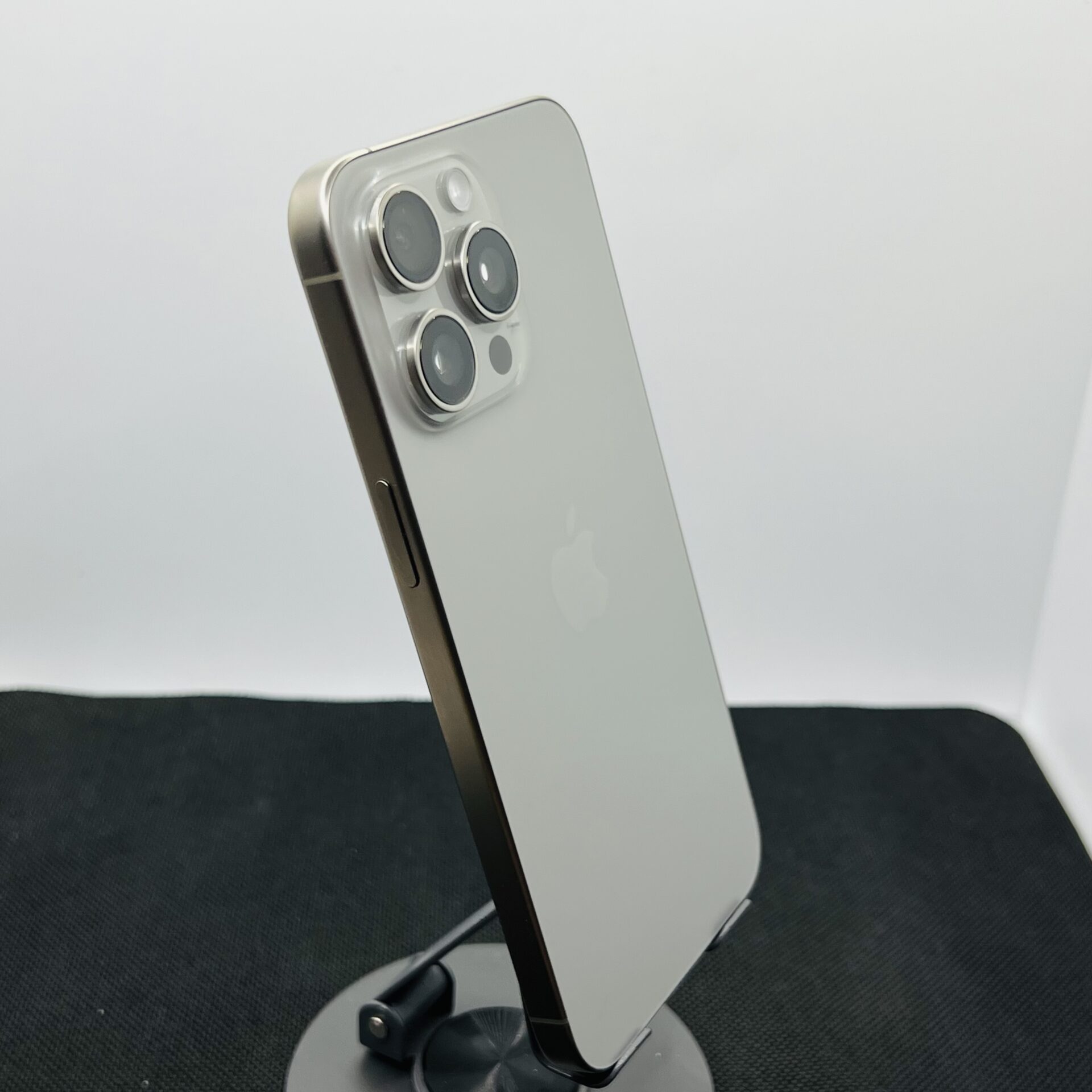 Apple iPhone 15 Pro Max 512GB Natural Titanium – (Grade A) - Image 10