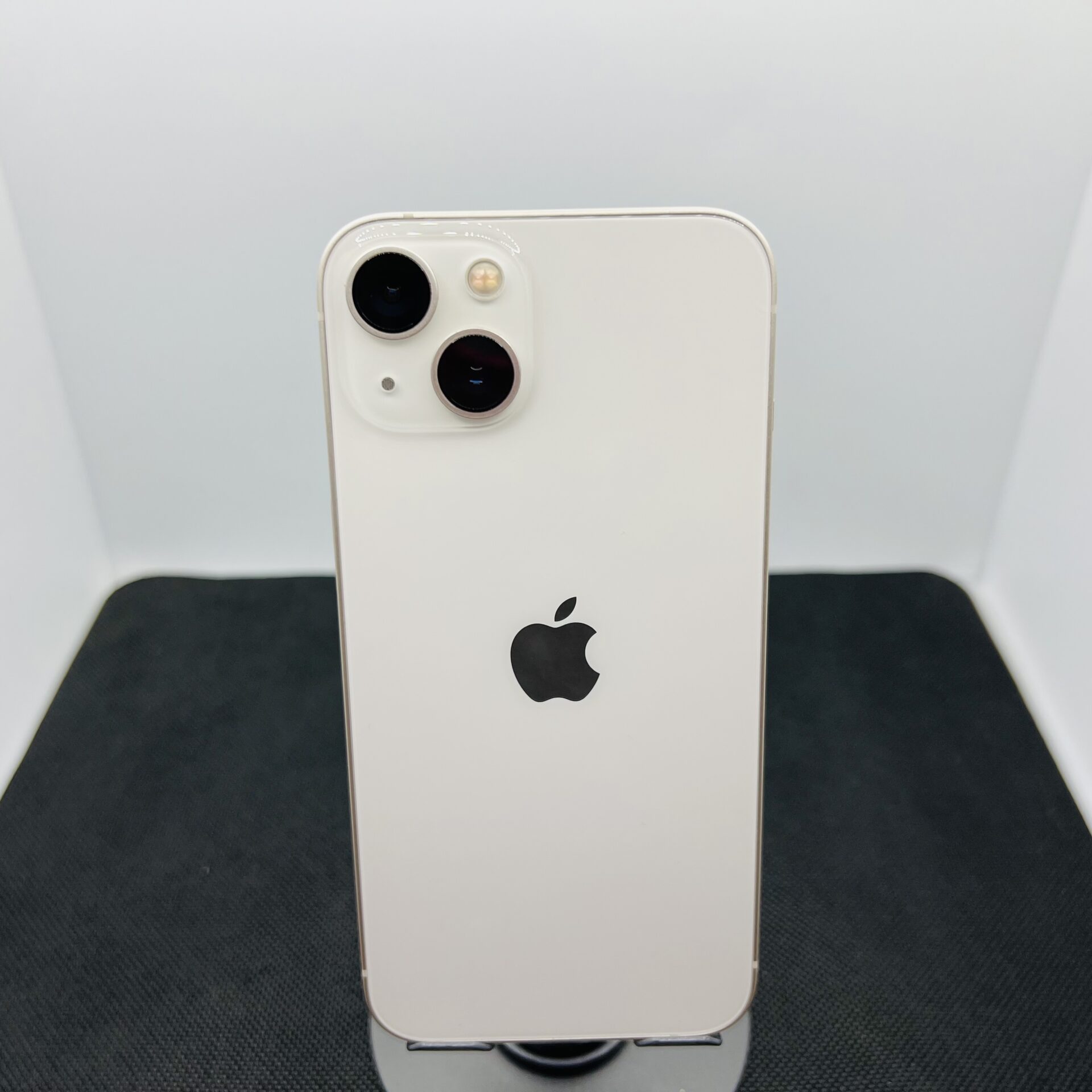 Apple iPhone 13 128GB Starlight – (Grade B) - Image 9