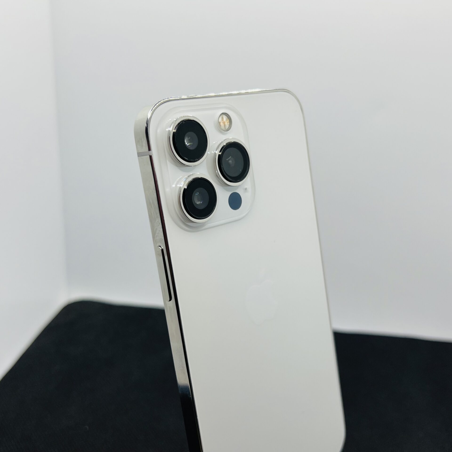 Apple iPhone 13 Pro 128GB Silver – (Condition: Good) | Epic Deals SA