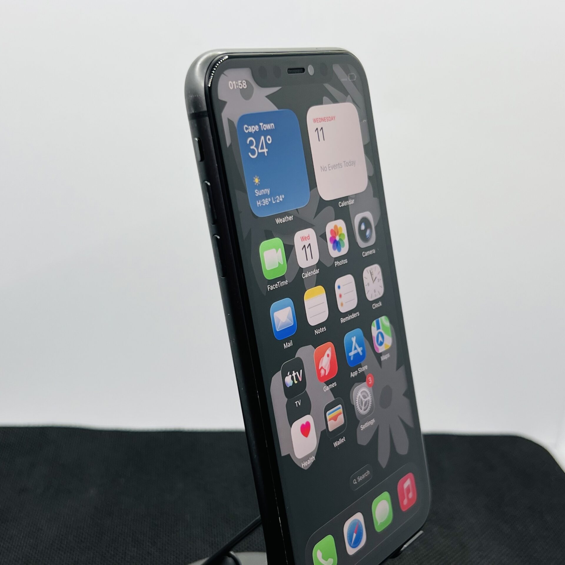 Apple iPhone 11 64GB Black (Grade B) - Minor Bright Spots | No