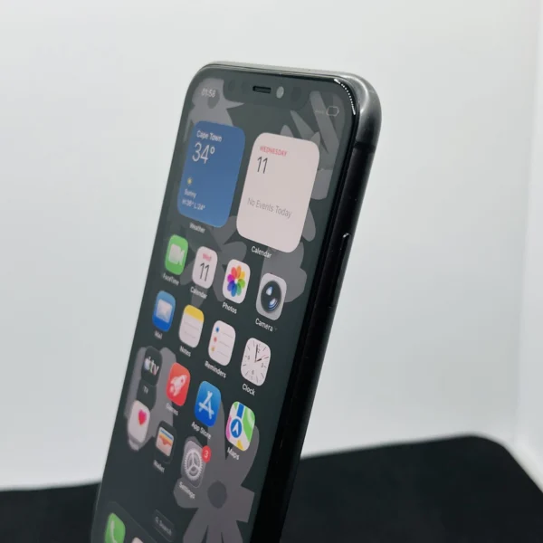 Apple iPhone 11 64GB Black (Grade B) - Minor Bright Spots | No