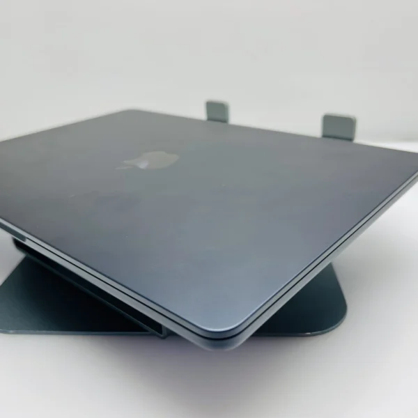 Apple MacBook Air “M2” 13-Inch 8CPU/8 GPU (2022) 8GB RAM 256GB SSD