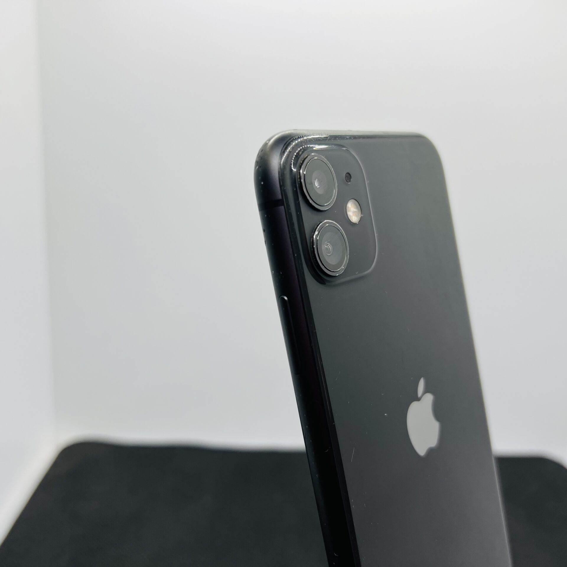 iphone11 64GB ブラック ジャンク品 Apple Apple iPhone 11 64GB Black – (Grade B) | Epic Deals SA