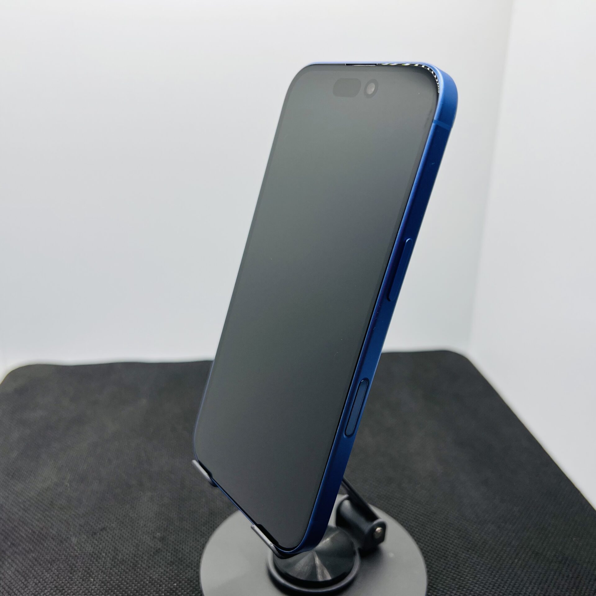 Apple iPhone 16 256GB Ultramarine – (Grade B) | Epic Deals SA