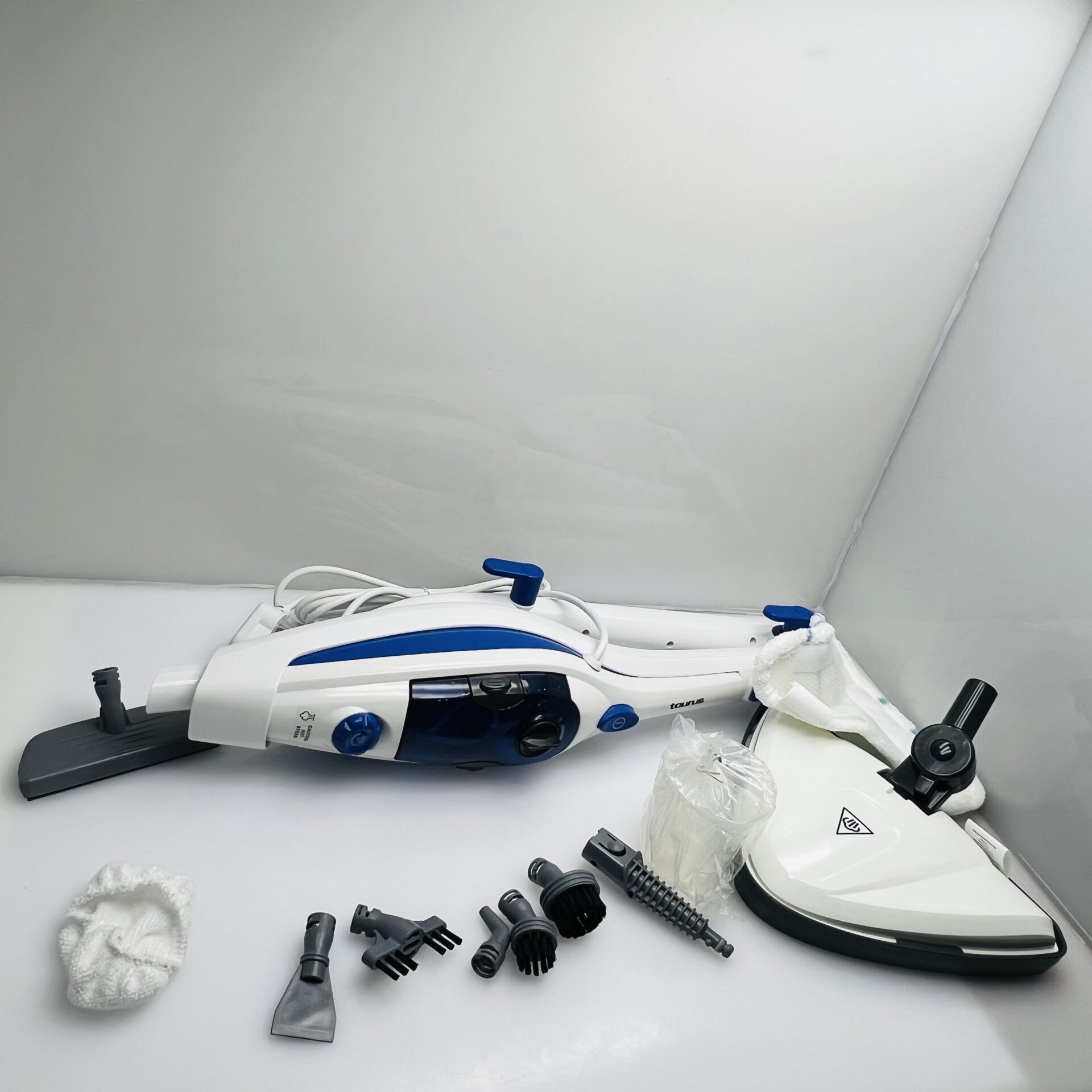 Taurus Mopa De Vapor Multiuso 9 in 1 upright and handheld steamer White - (Grade B) - Image 3