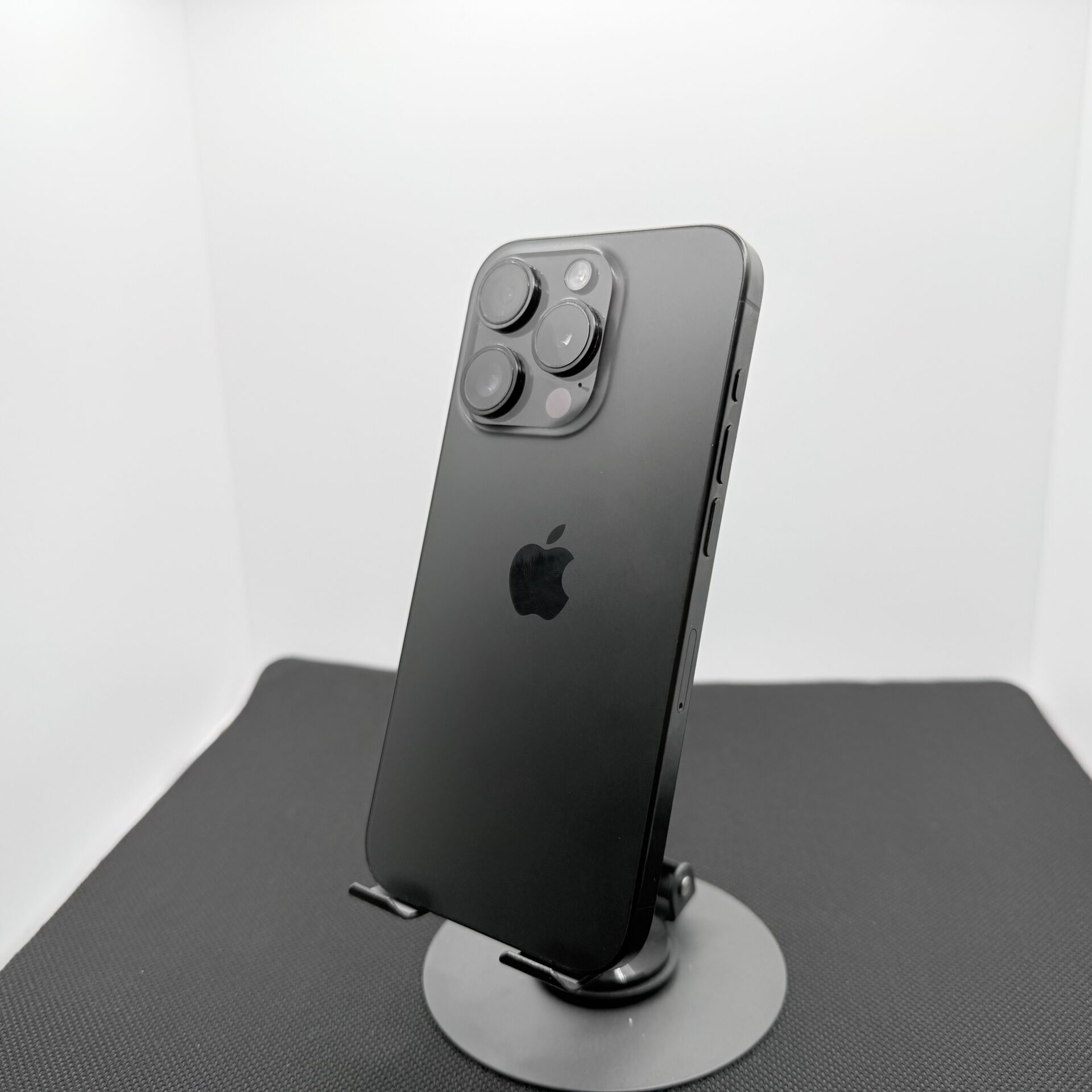 Apple iPhone 15 Pro 256GB Black Titanium – (Grade B) | Epic Deals SA
