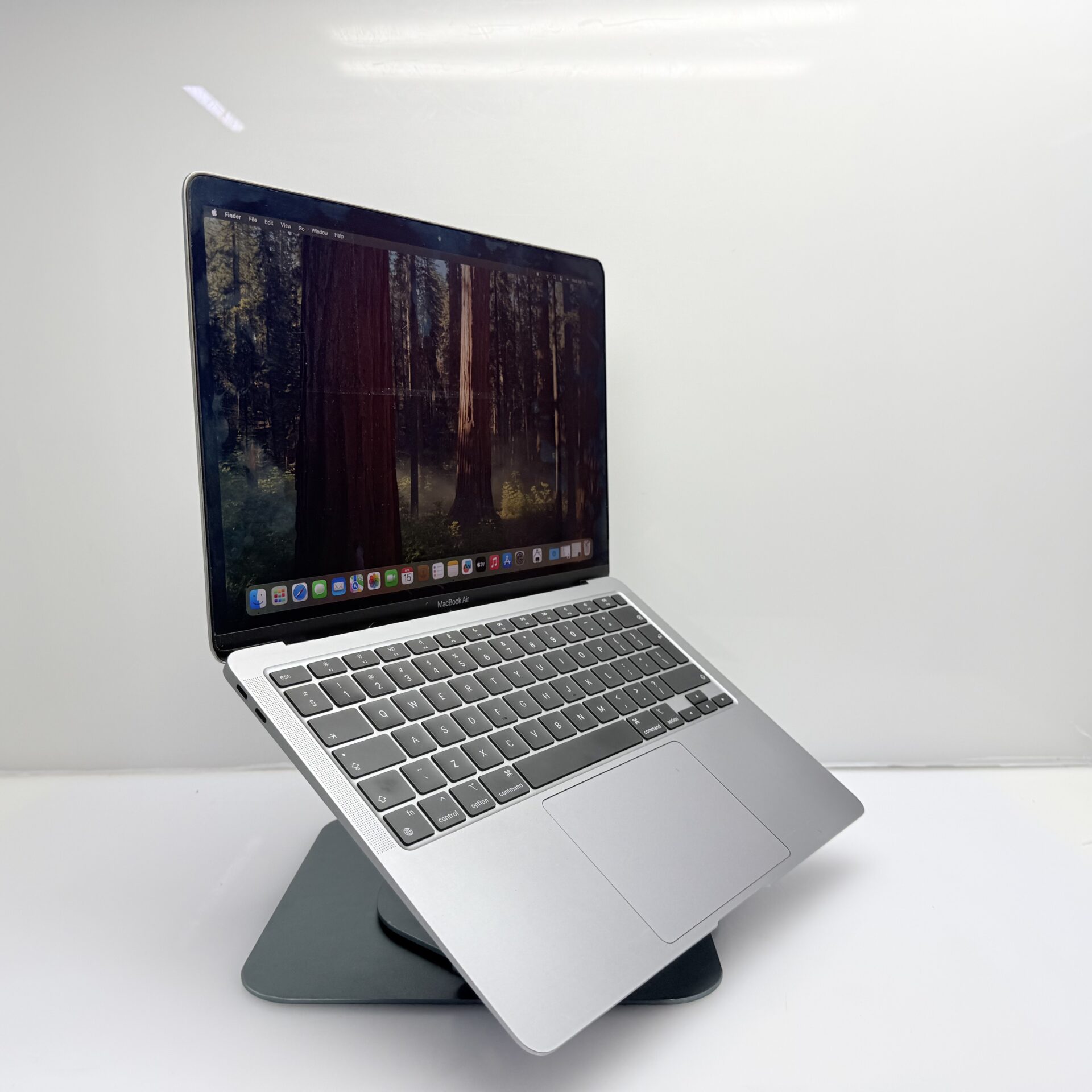Apple MacBook Air “M1” 13-Inch 8CPU/7GPU (2020) 8GB RAM 256GB