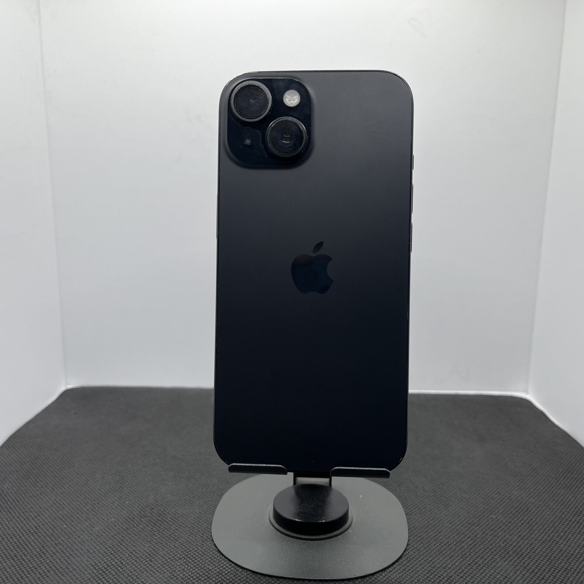 Apple iPhone 15 128GB Space Black - (Grade B) | Epic Deals SA
