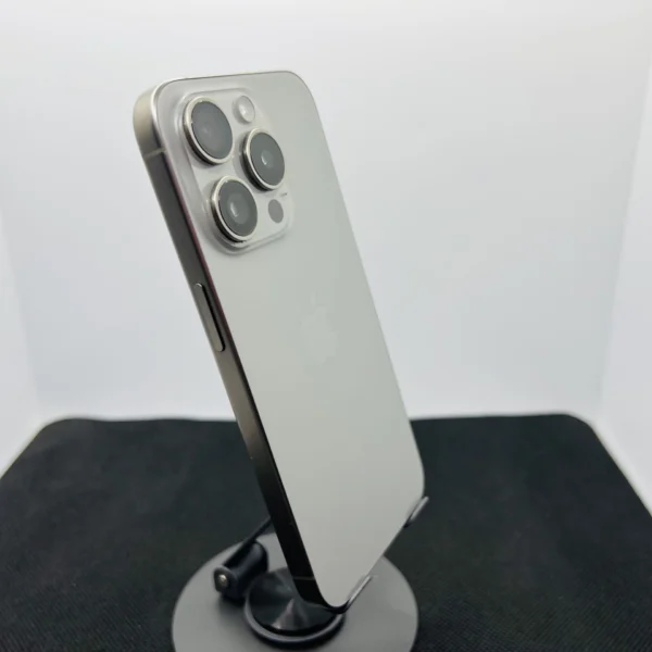 Apple iPhone 15 pro 256GBシルバー 本体 Apple iPhone 15 Pro 256GB Natural Titanium – (Condition: Good