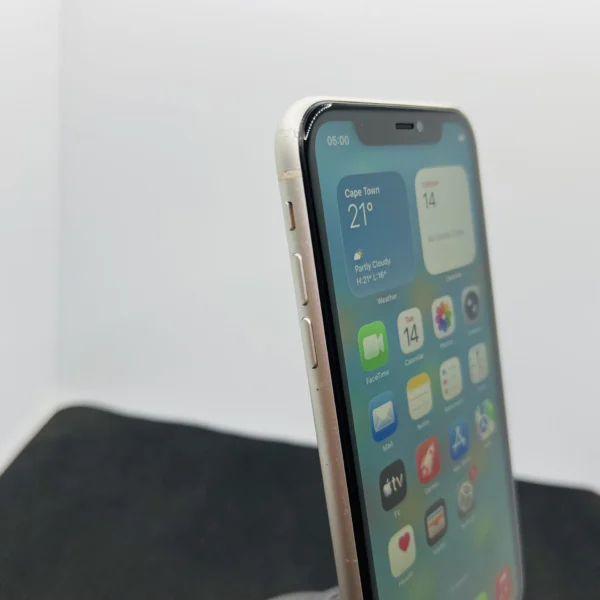 Apple iPhone 11 128GB White (Grade B) - No Face ID | Epic Deals SA