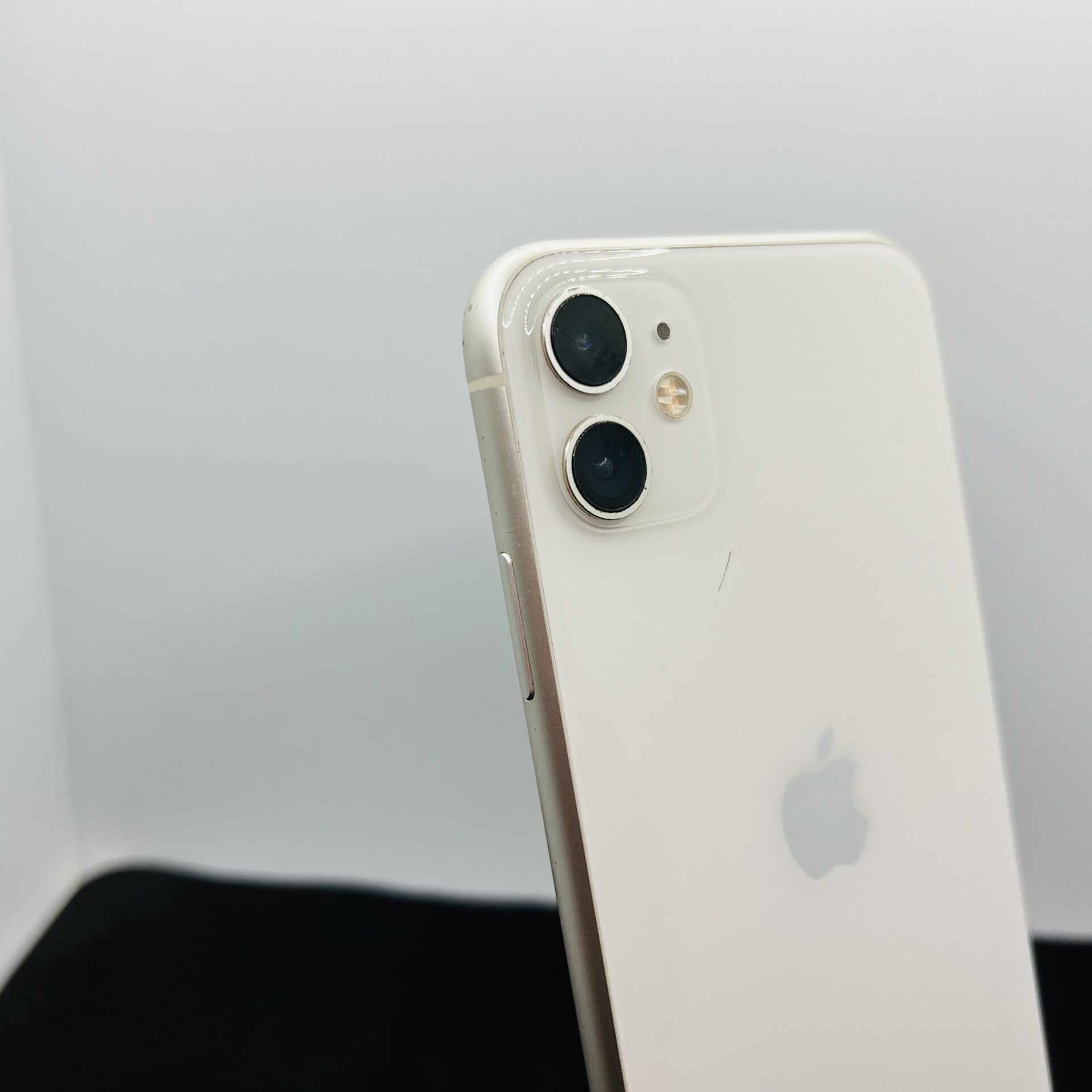 Apple iPhone 11 128GB White (Grade B) - No Face ID | Epic Deals SA