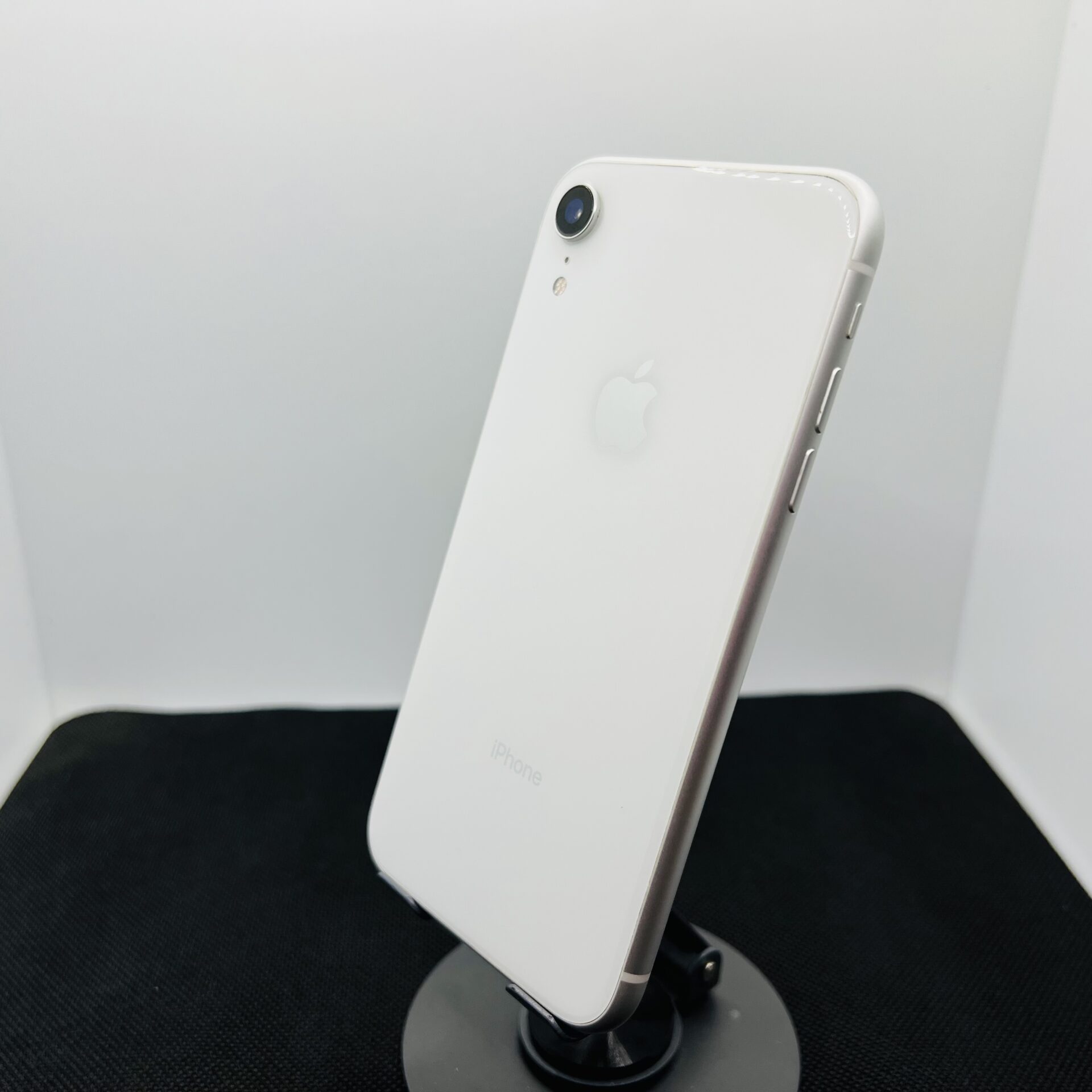 Apple iPhone XR 64GB White – (Grade B) | Epic Deals SA