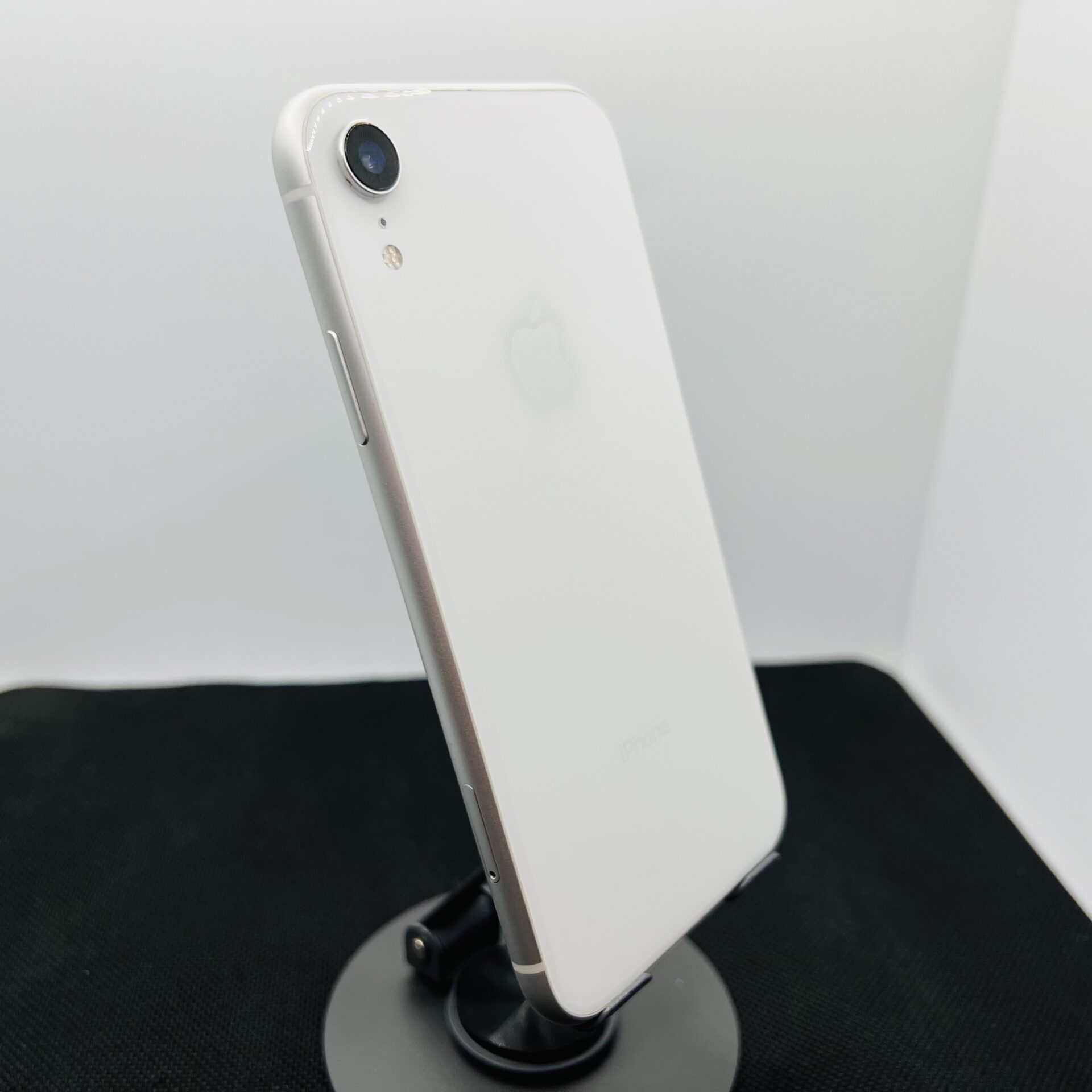 Apple iPhone XR 64GB White – (Grade B) | Epic Deals SA