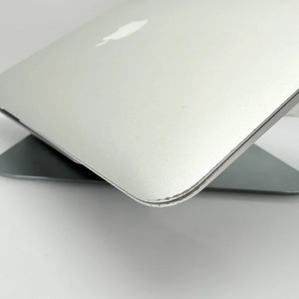 MacBook Air 2017モデル corei5 RAM8GB SSD256GB Apple Macbook Air 13-inch “Core i5” 1.8GHz (2017) 8GB RAM 128GB