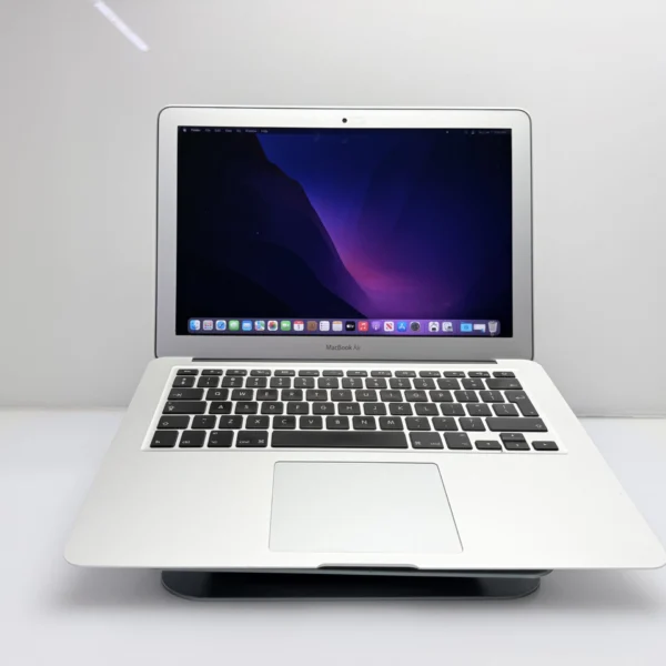 Apple Macbook Air 13-inch “Core i5” 1.8GHz (2017) 8GB RAM 128GB