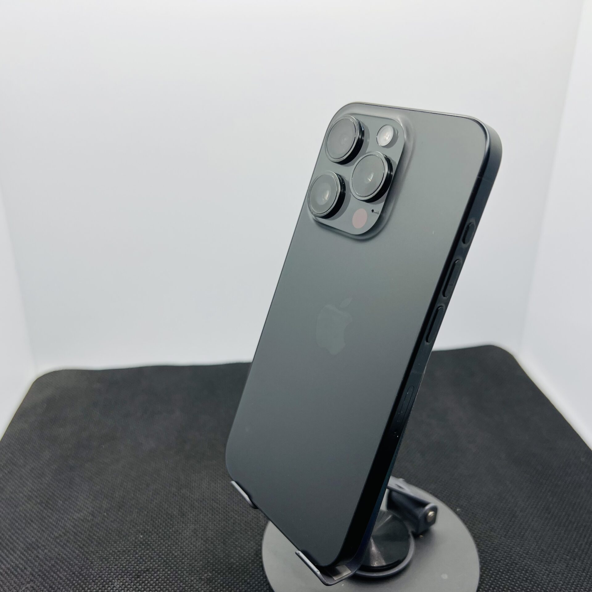 Apple iPhone 15 Pro 256GB Black Titanium – (Grade B) - Image 8
