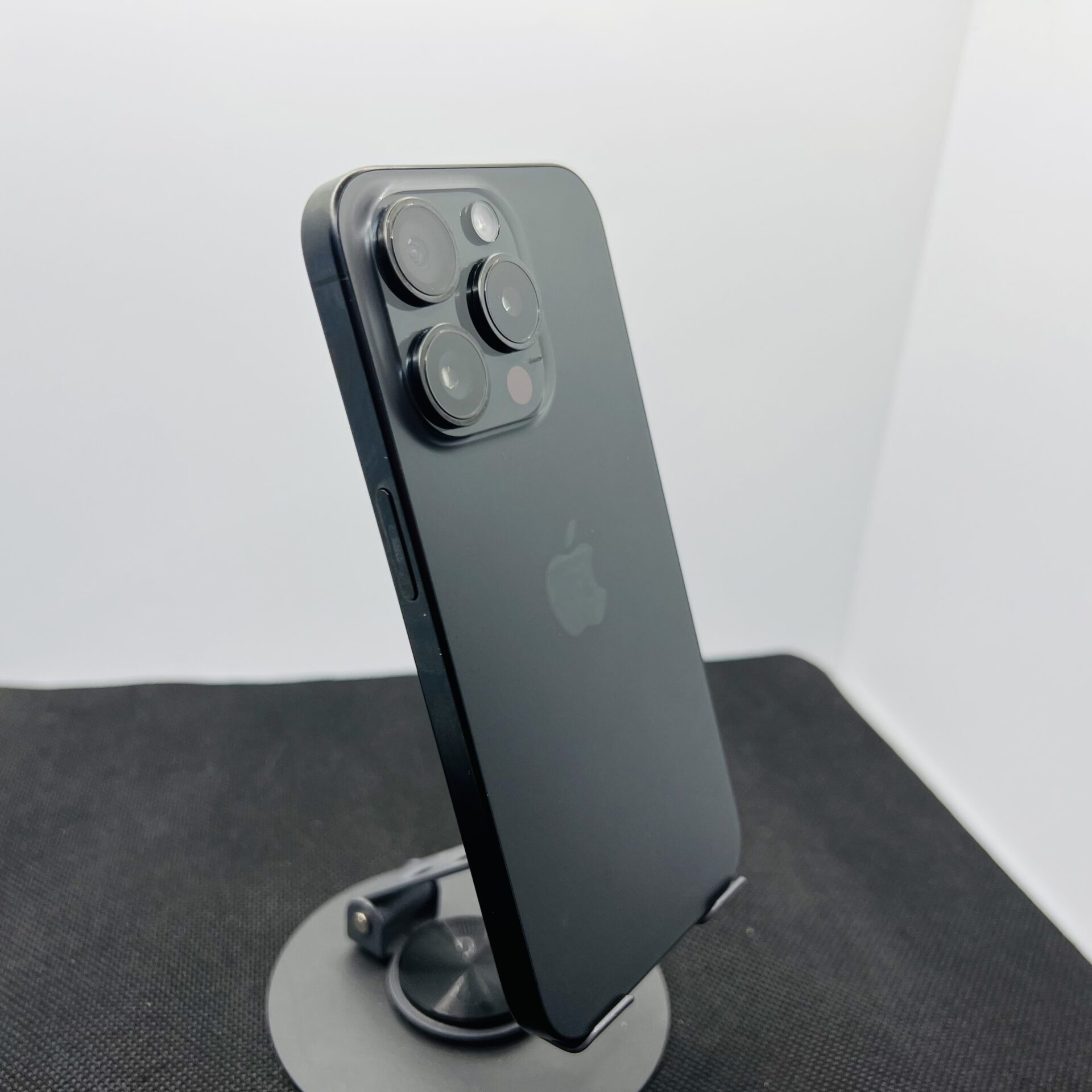 Apple iPhone 15 Pro 256GB Black Titanium – (Grade B) - Image 10