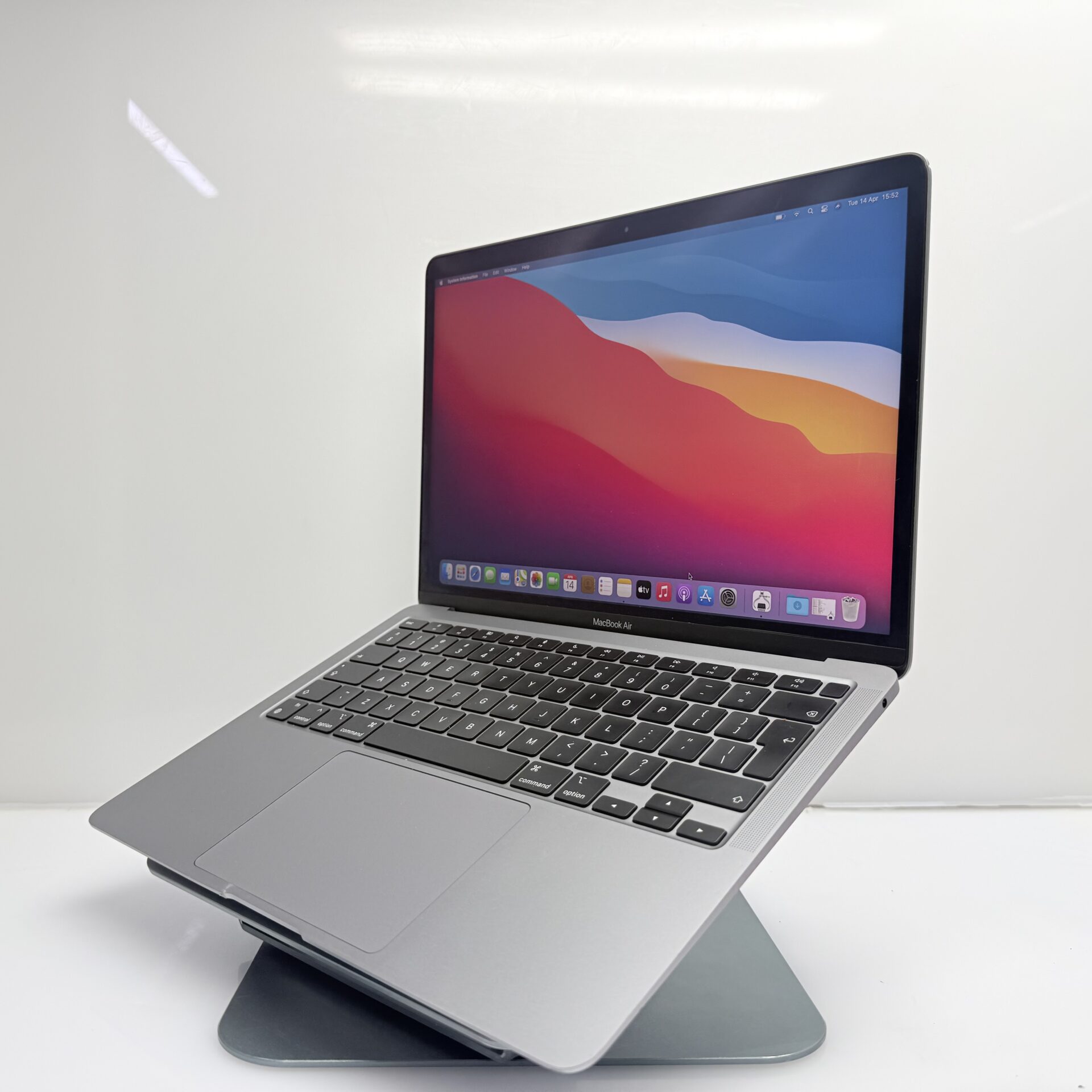 Apple MacBook Air “M1” 13-Inch 8CPU/7GPU (2020) 8GB RAM 256GB
