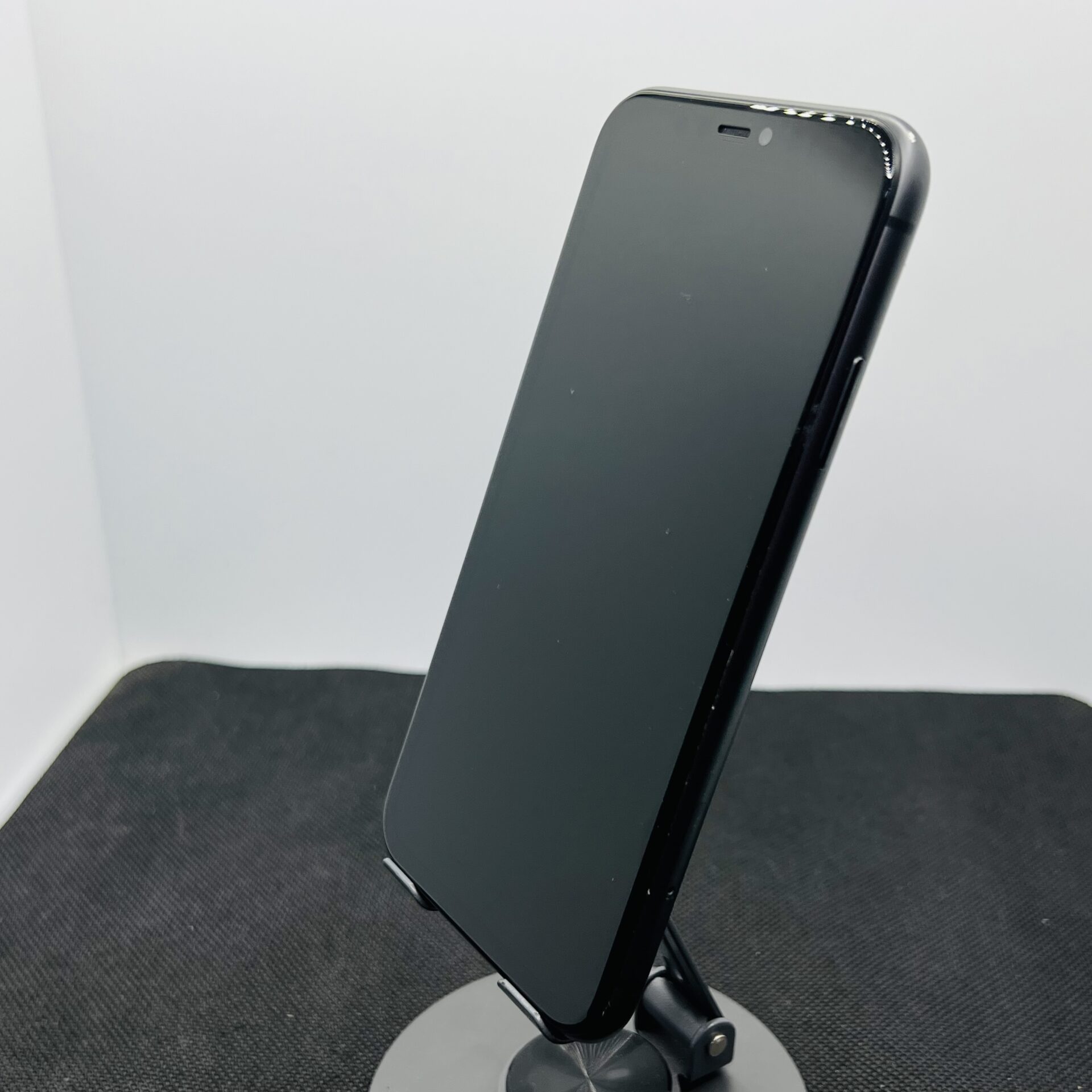 Apple iPhone 11 64GB Black (Grade B) – Cracked Casing | Epic Deals SA
