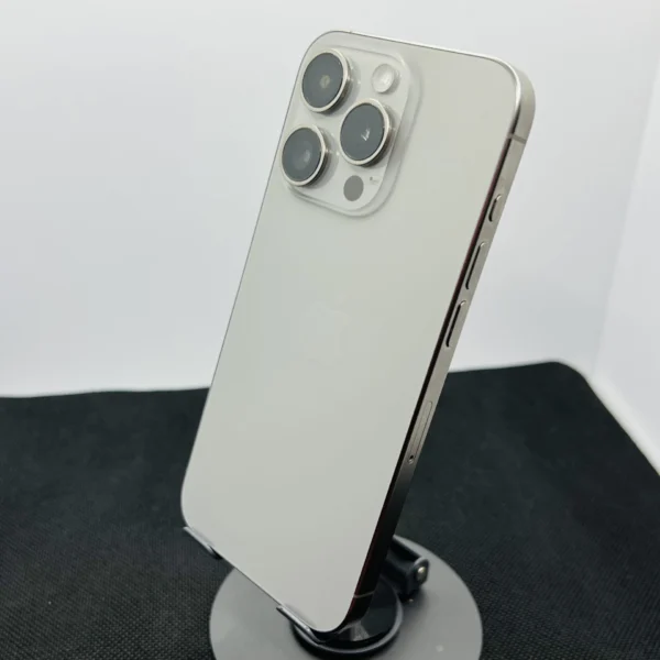 Apple iPhone 15 Pro 256GB Natural Titanium – (Condition: Excellent