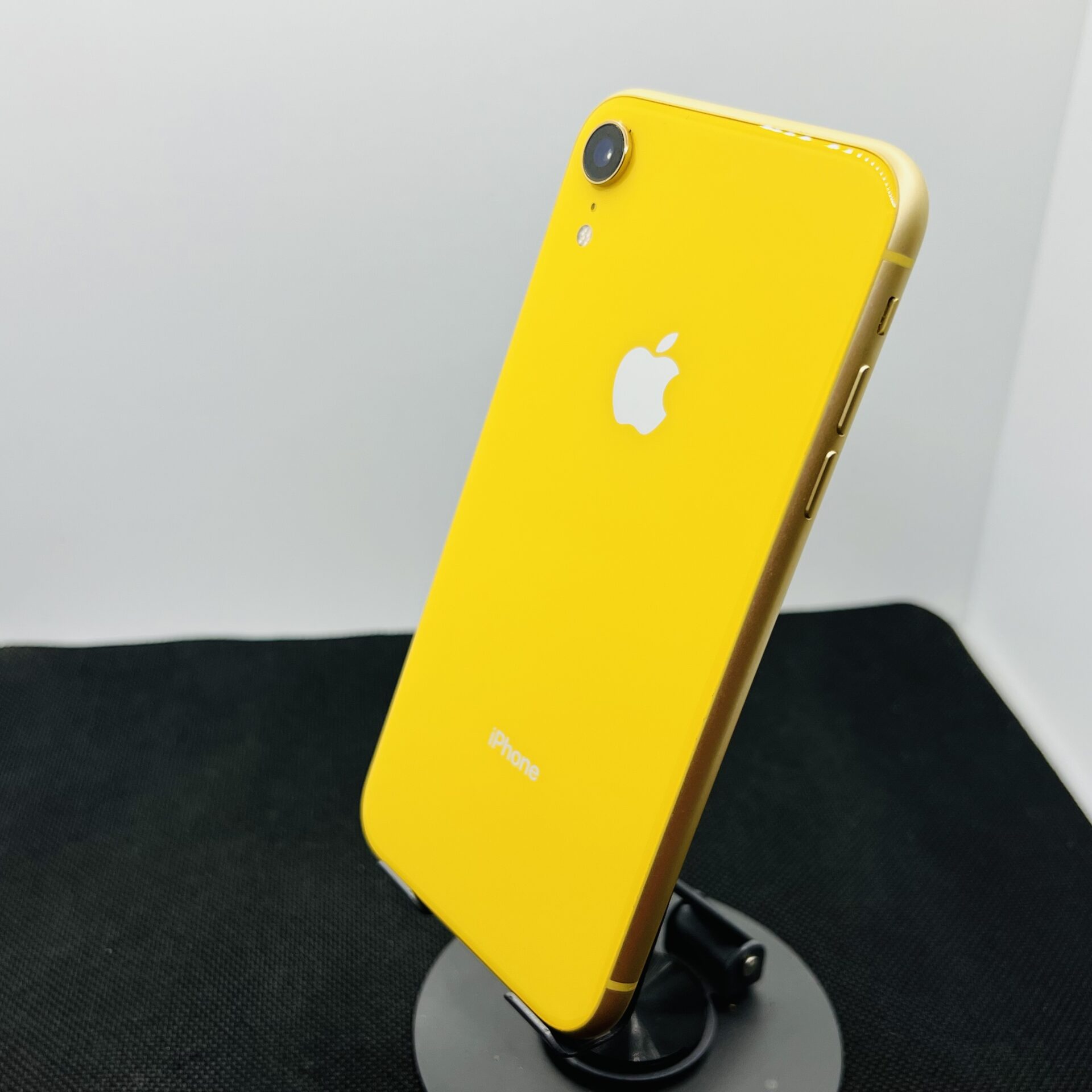 Apple iPhone XR イエロー Apple iPhone XR 128GB Yellow – (Grade B) | Epic Deals SA