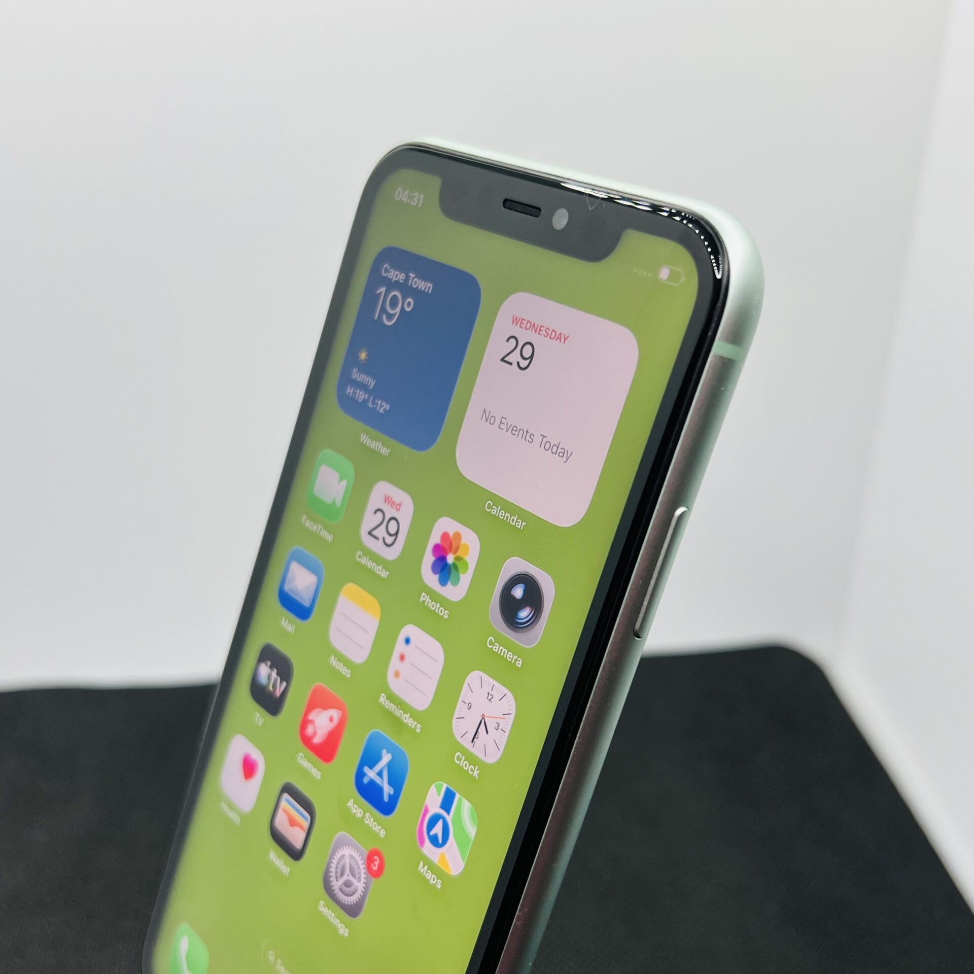Apple iPhone 11 64GB Green – (Grade B) | Epic Deals SA