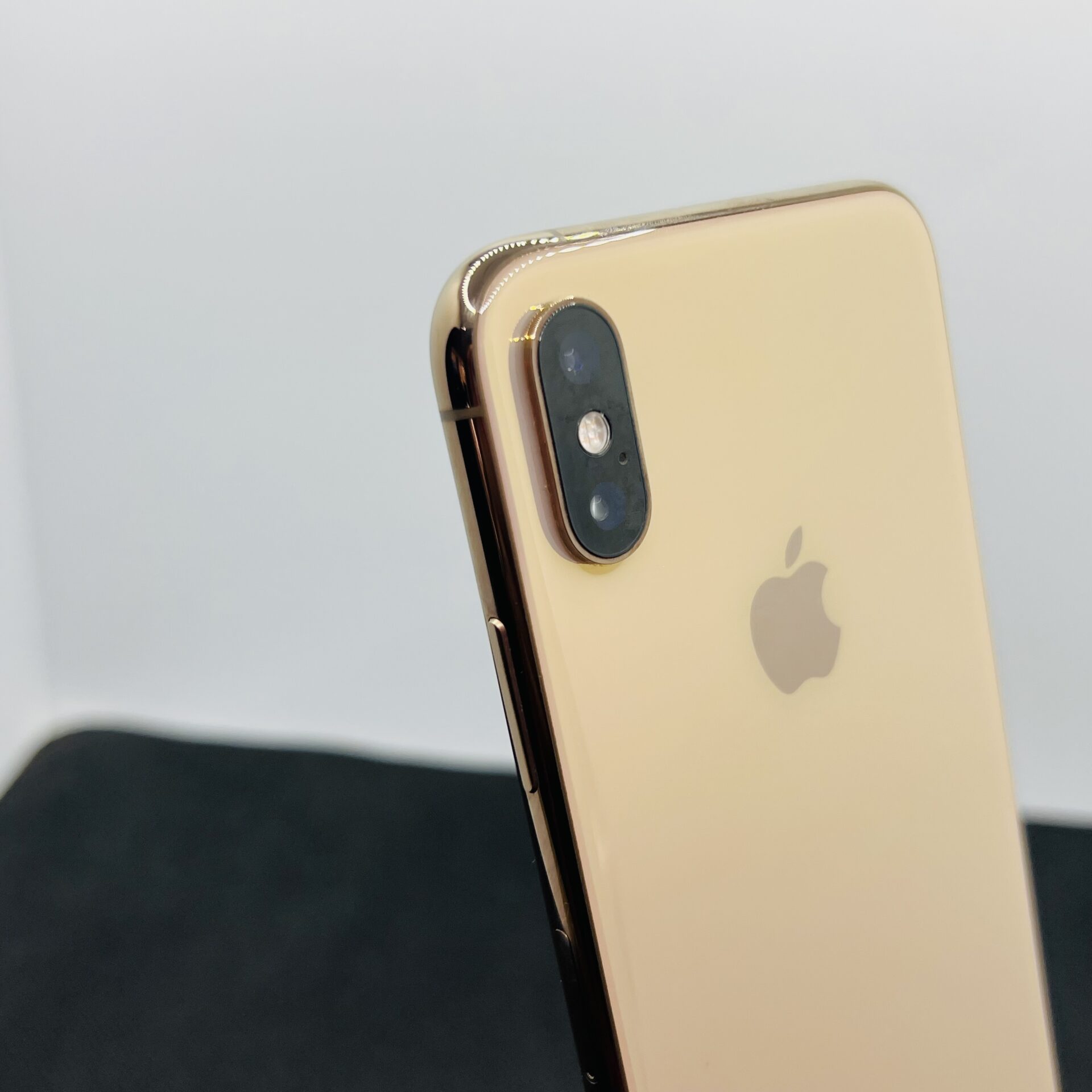 Apple iPhone Xs ゴールド 本体　64GB Apple iPhone XS 64GB Gold (Grade B) – No Face ID | Epic Deals SA