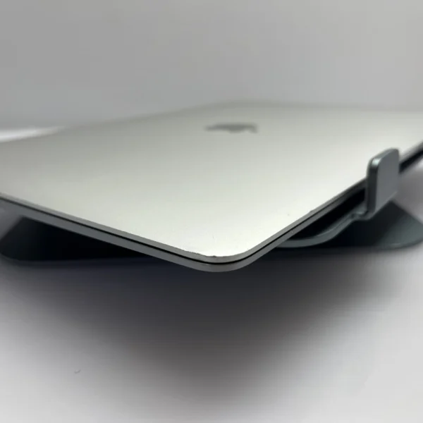 Apple MacBook Air 13-Inch 