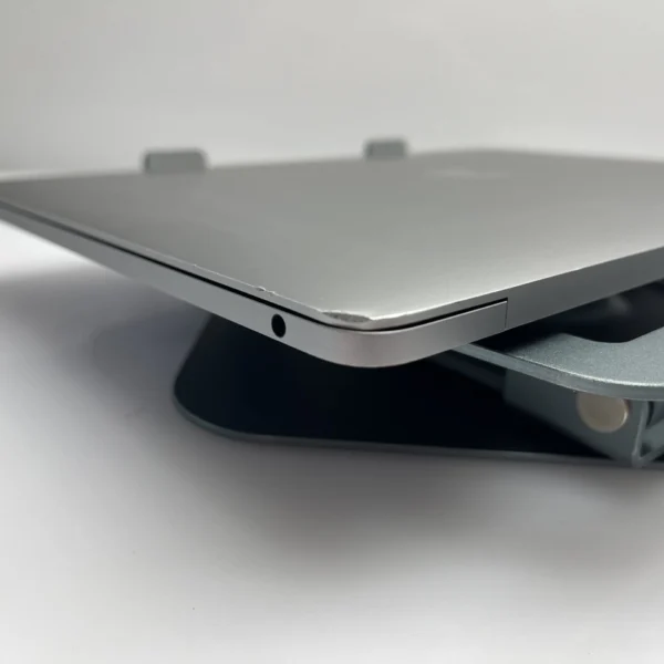 Apple MacBook Pro 13-Inch 