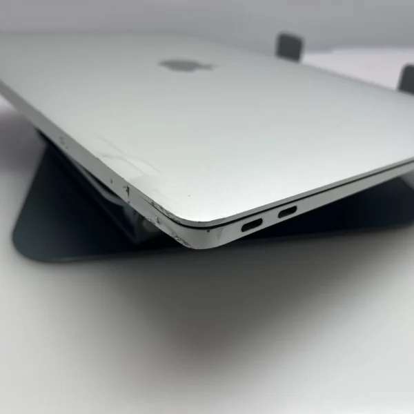 Apple MacBook Air 13-Inch “Core i5” 1.6GHz (Retina, 2018) 8GB RAM