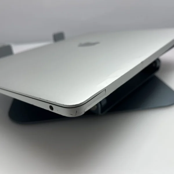 Apple MacBook Air 13-Inch “Core i5” 1.6GHz (Retina, 2018) 8GB RAM