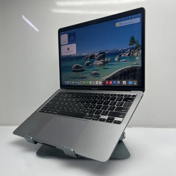 Apple MacBook Air M1 8 CPU/7 GPU (2020) 8GB RAM 256GB SSD Space