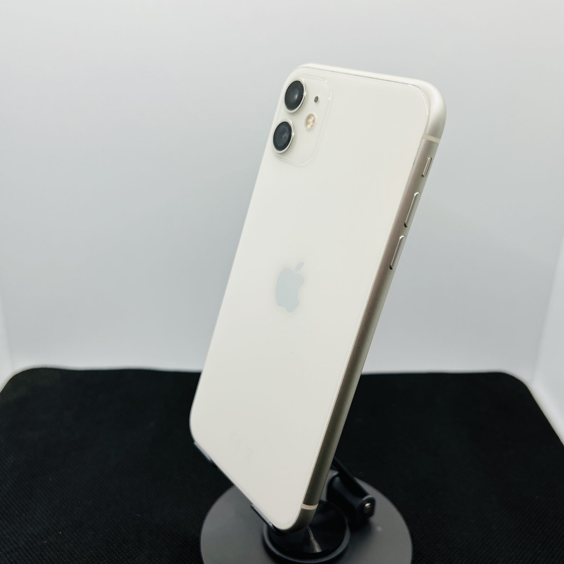 Apple iPhone 11 128GB White – (Grade B) | Epic Deals SA