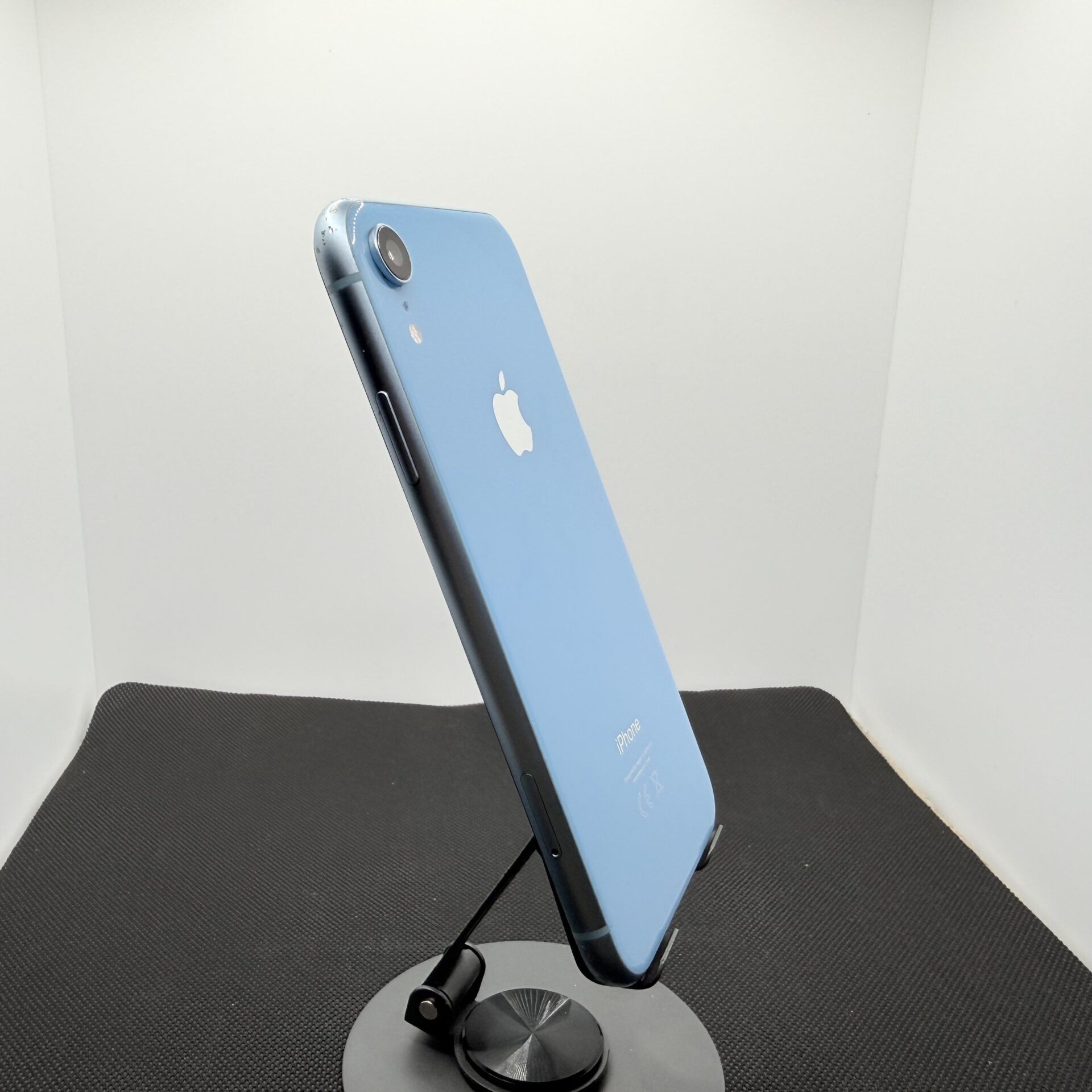 Apple iPhone XR 64GB Blue (Condition: Good) - Minor Bright Spots