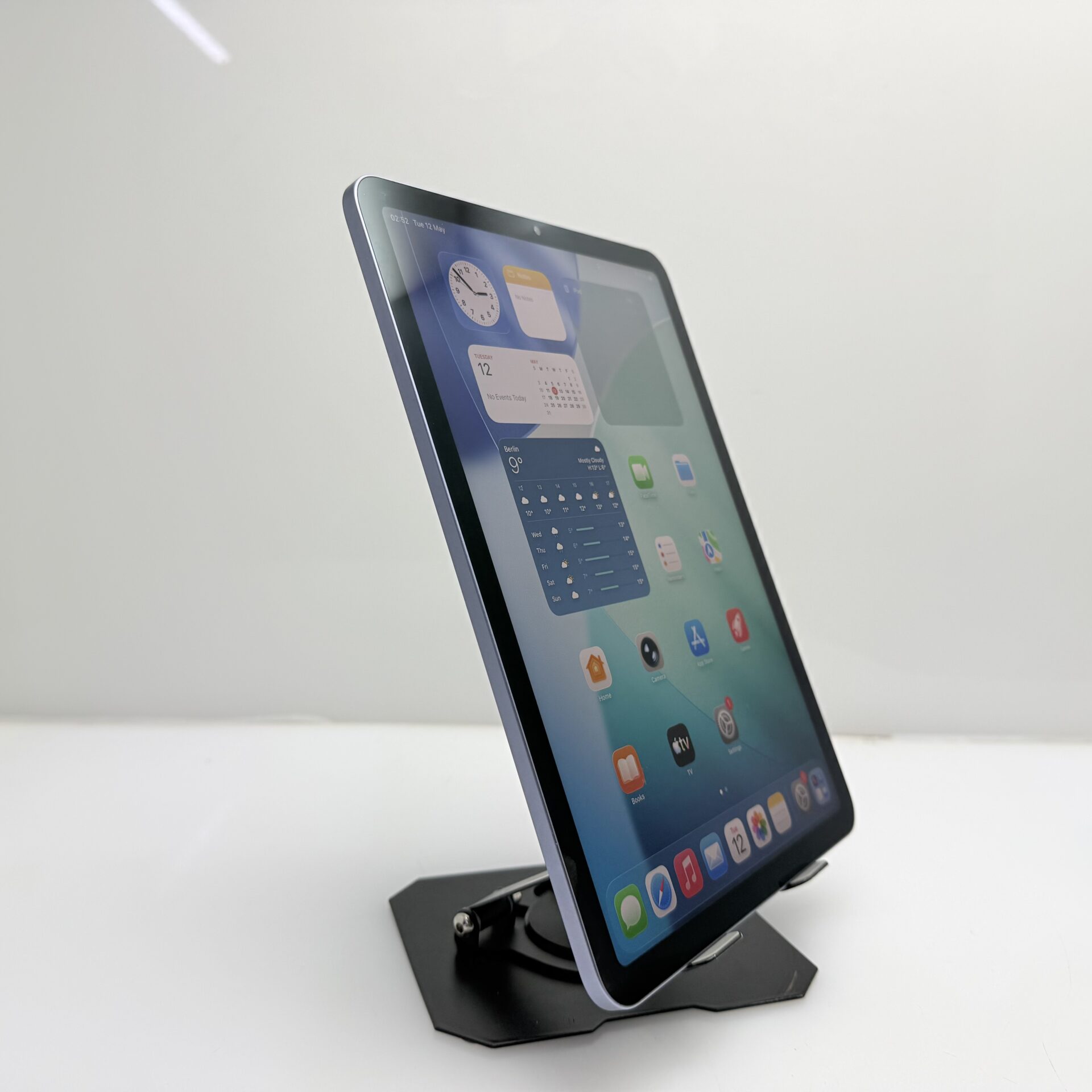 Apple iPad Air 5th Gen 64GB (Wifi Only) Purple (Condition: Good) - Minor Bright Spots - Image 4