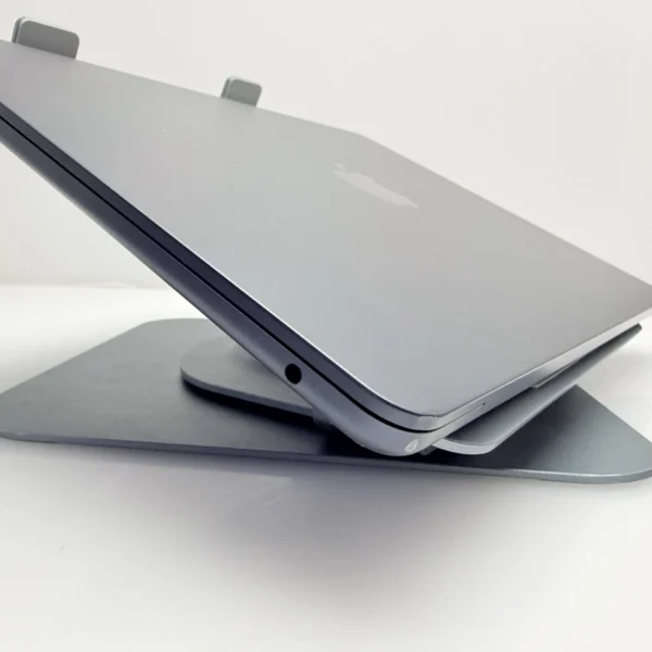 Apple MacBook Air “M2” 13-Inch 8CPU/8 GPU (2022) 16GB RAM 256GB