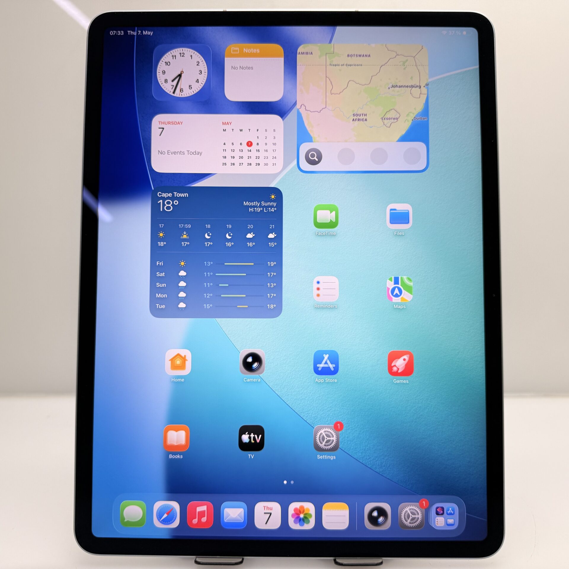 Apple iPad Air 13″ M2 (Wifi Only) 128GB Blue - (Grade B) - Image 3