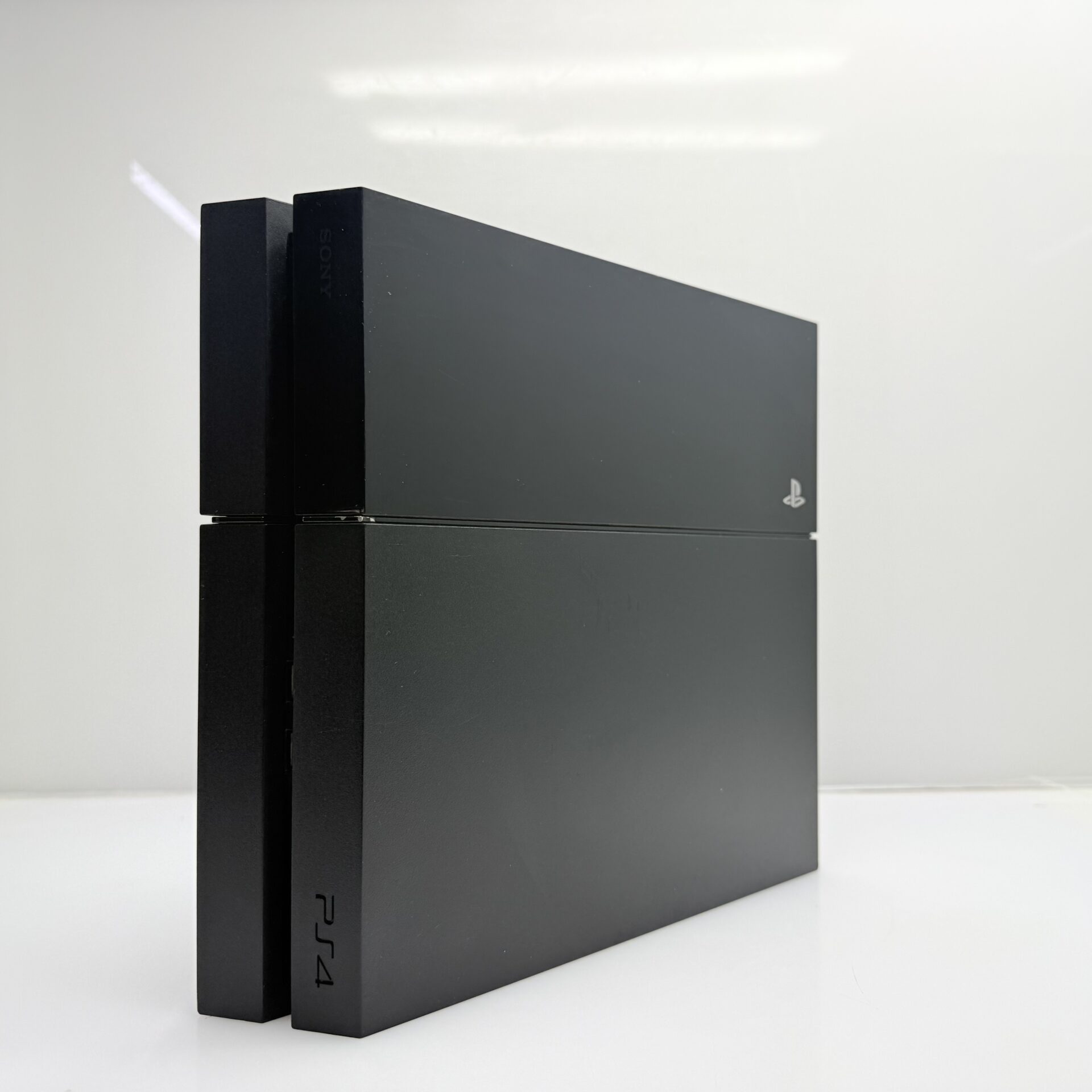 PlayStation 4 Original Black 500GB + HDMI Cable + Power Cable + 1