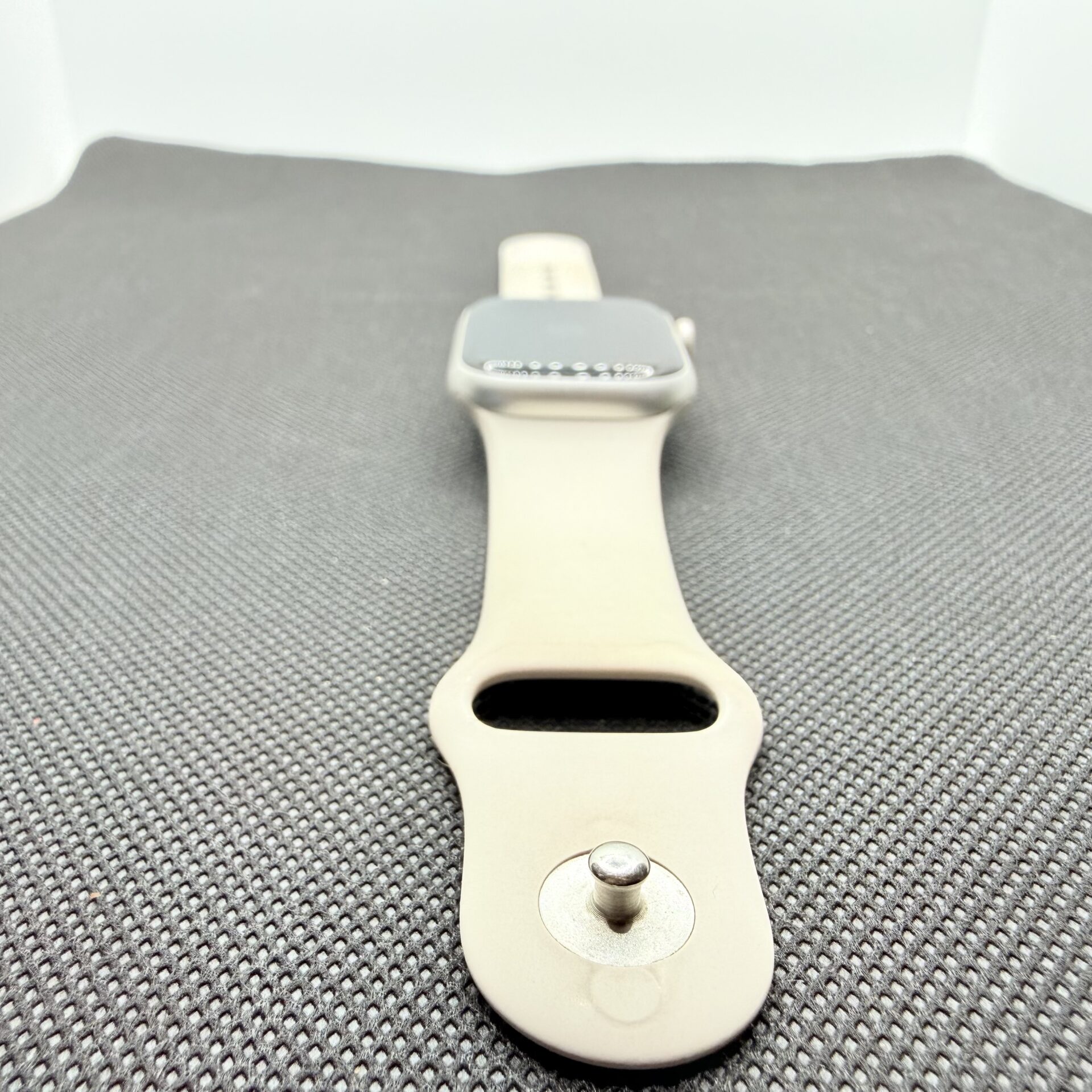 Apple Watch Series 9 41mm GPS Only Starlight (Condition: Good) - Image 2