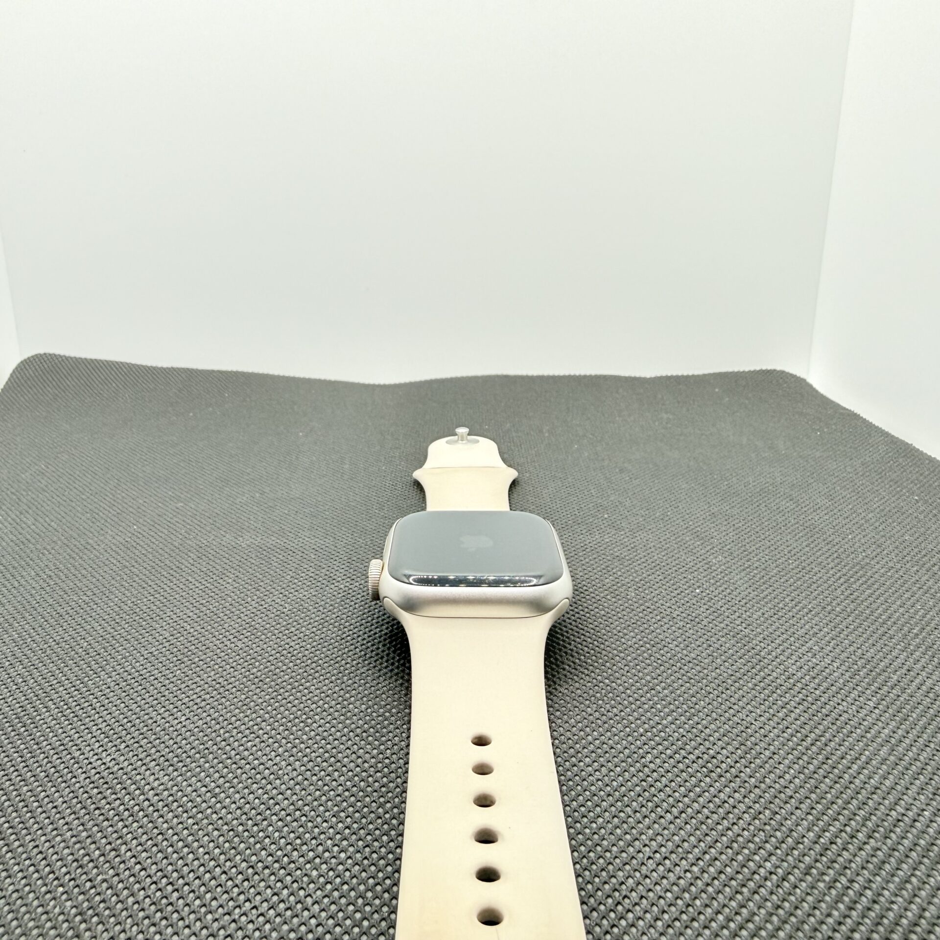 Apple Watch Series 9 41mm GPS Only Starlight (Condition: Good) - Image 3