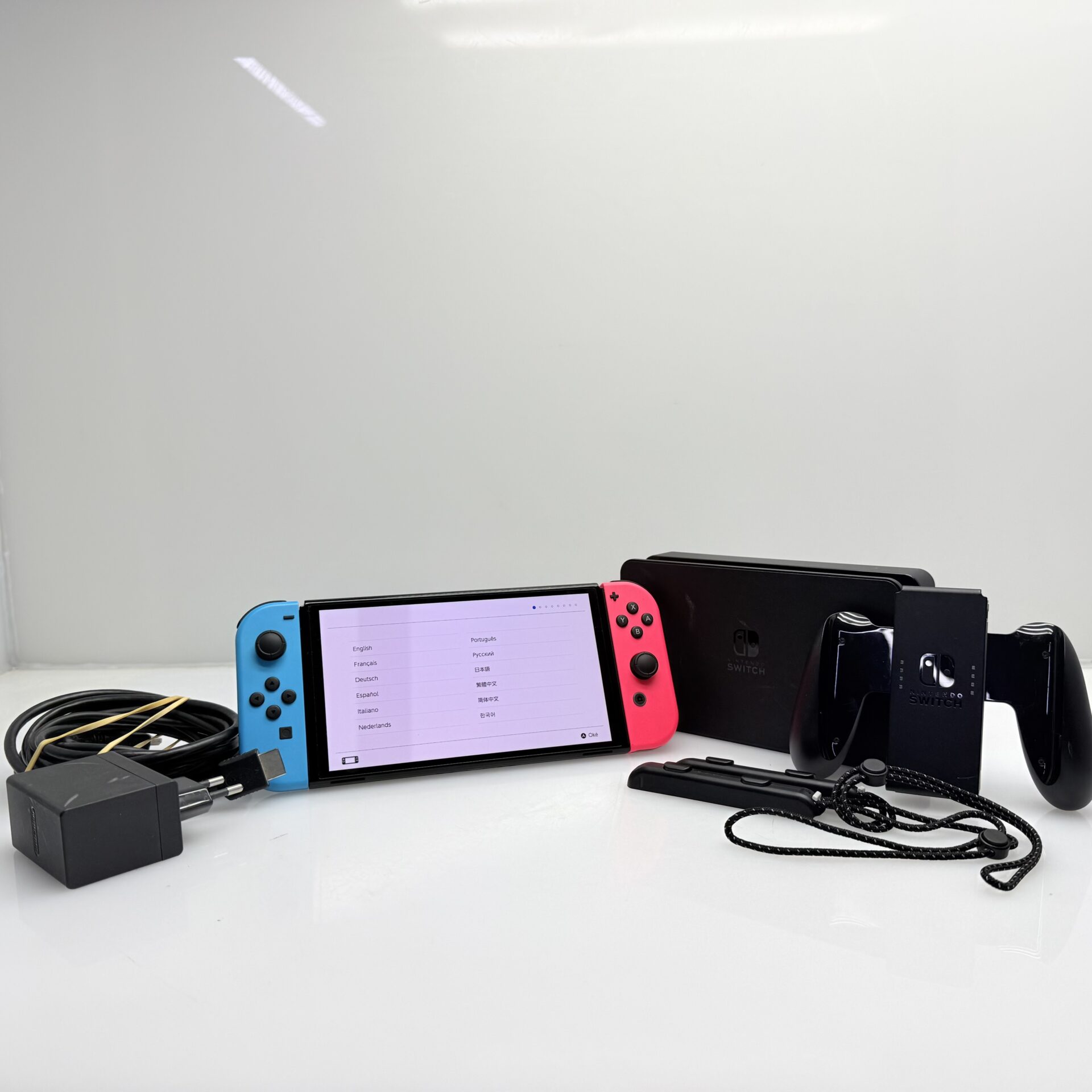 Nintendo Switch OLED 64GB Black + Accessories (Condition