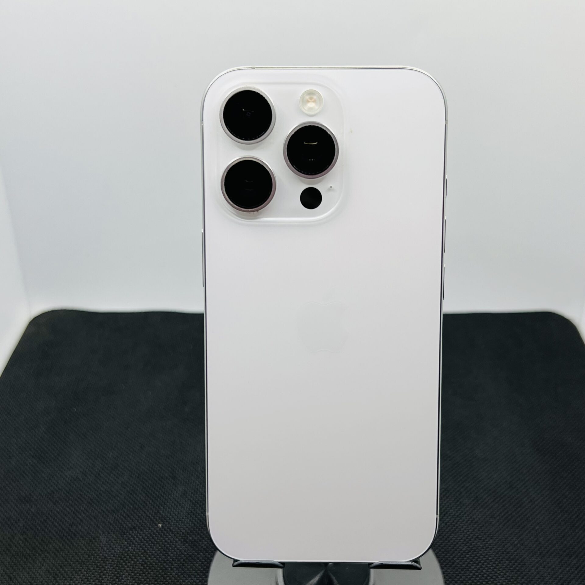 Apple iPhone 16 Pro 128GB White Titanium (Condition: Excellent