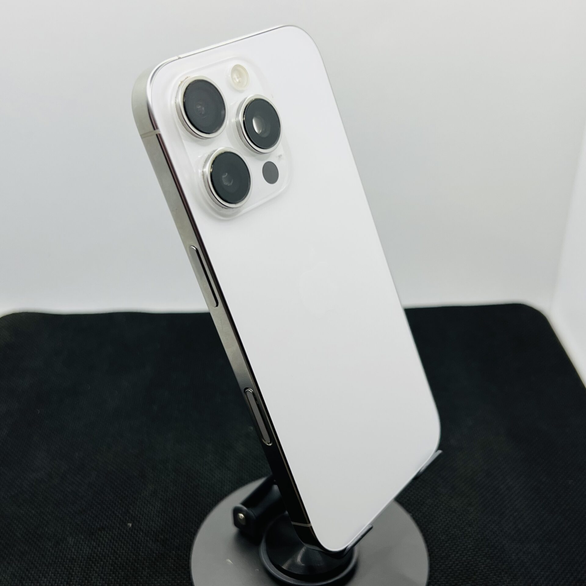 Apple iPhone 16 Pro 128GB White Titanium (Condition: Excellent