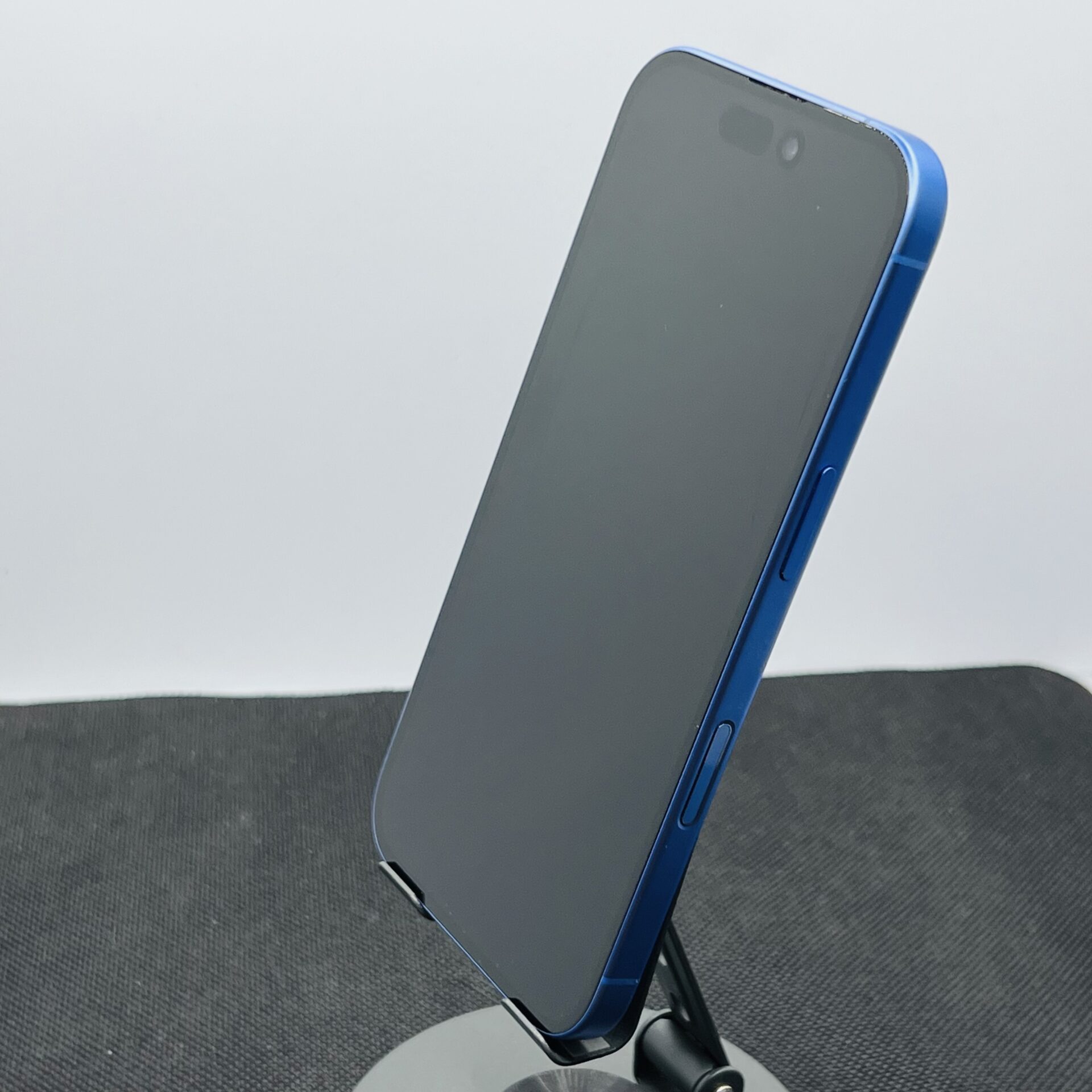 Apple iPhone 16 128GB Ultramarine – (Condition: Good) | Epic Deals SA
