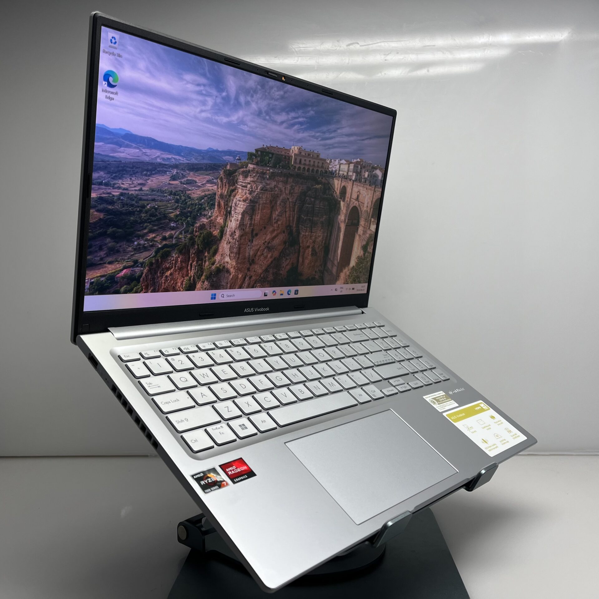 Asus Vivobook 15 M1505Y "Ryzen 7" 2.00GHz 16GB RAM 1TB SSD Grey (Condition: Pristine) - Image 2