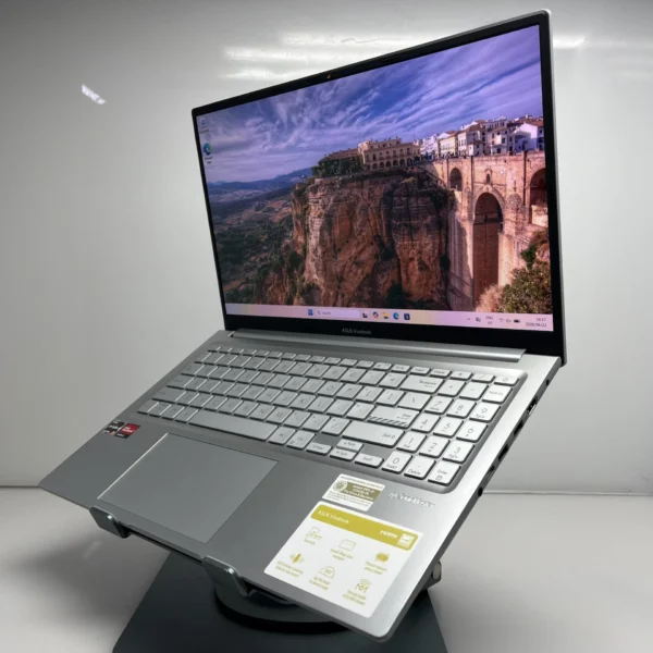 Asus Vivobook 15 M1505Y 